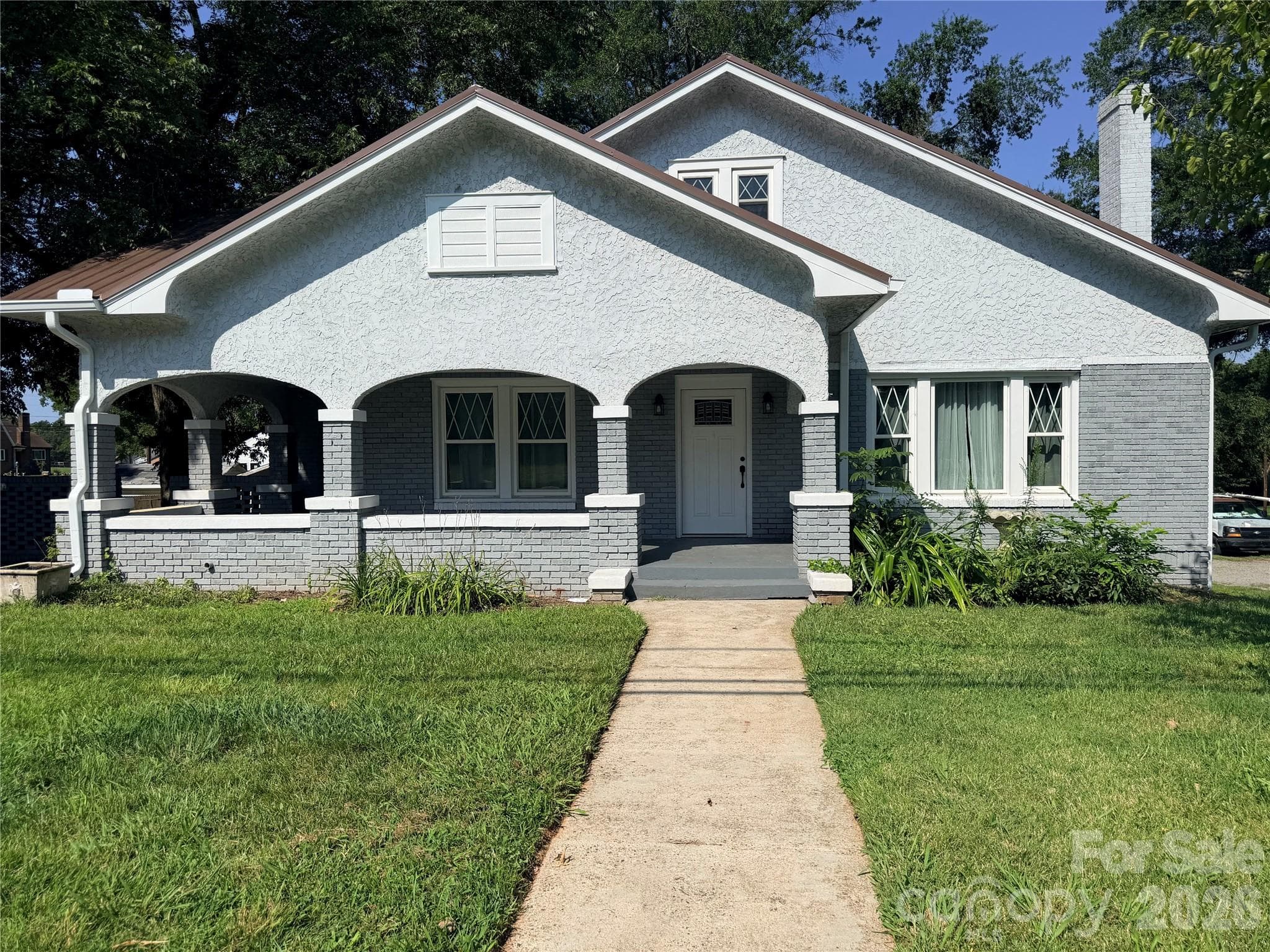 Single Family Residence at 2709 N Main Avenue, Newton, photo 2 of 37