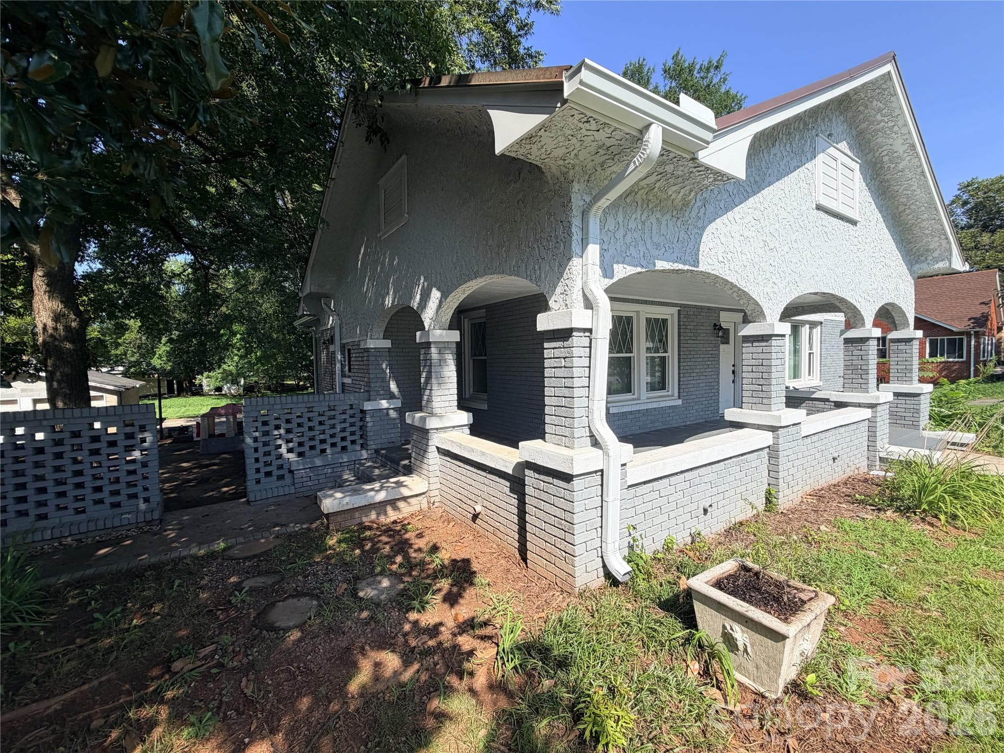 Single Family Residence at 2709 N Main Avenue, Newton, photo 3 of 37