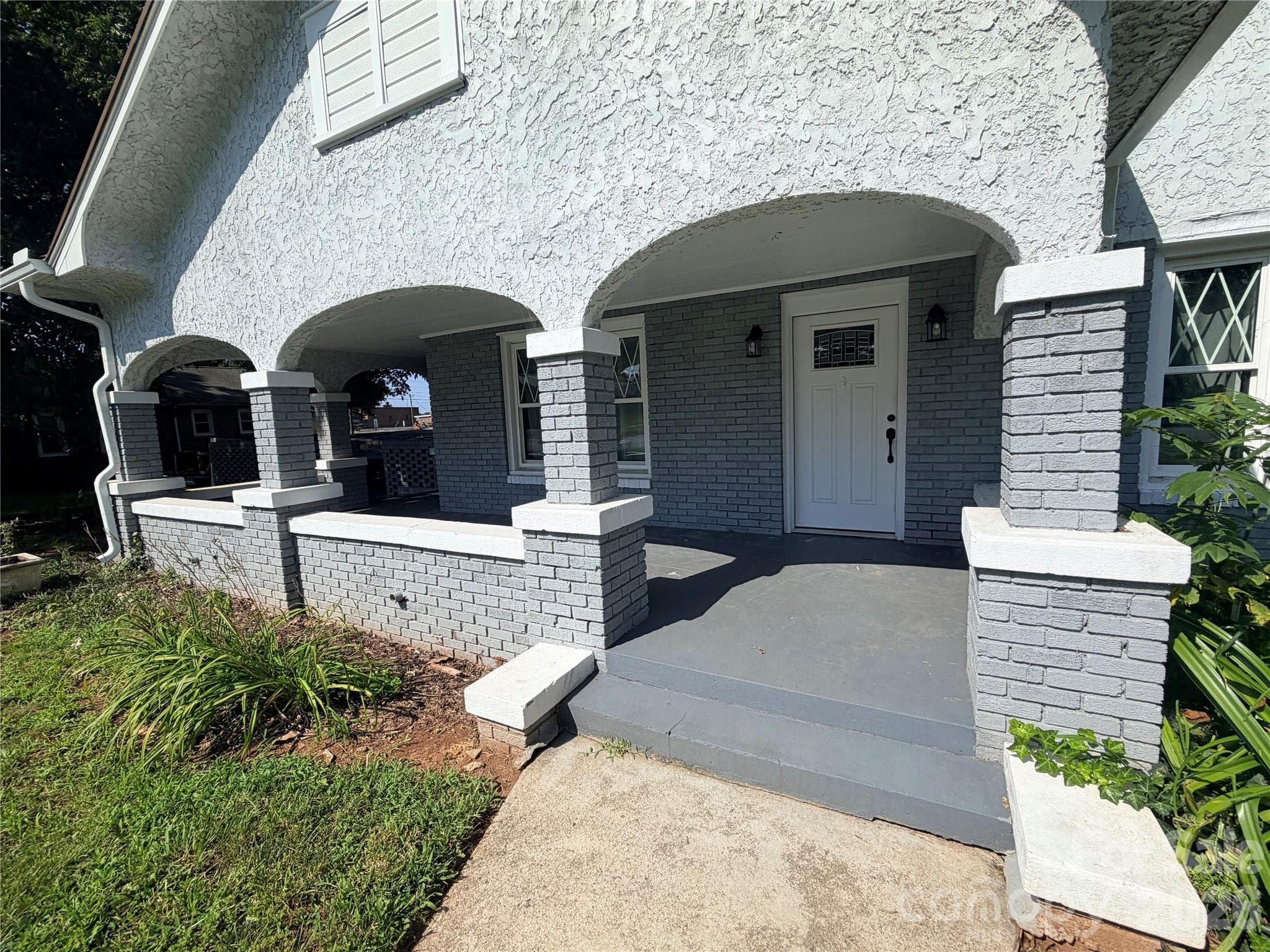 Single Family Residence at 2709 N Main Avenue, Newton, photo 4 of 37