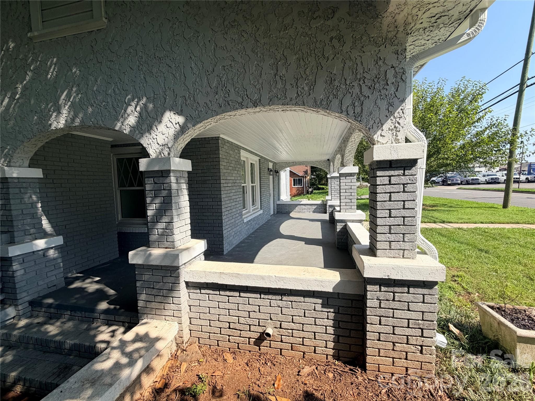 Single Family Residence at 2709 N Main Avenue, Newton, photo 5 of 37