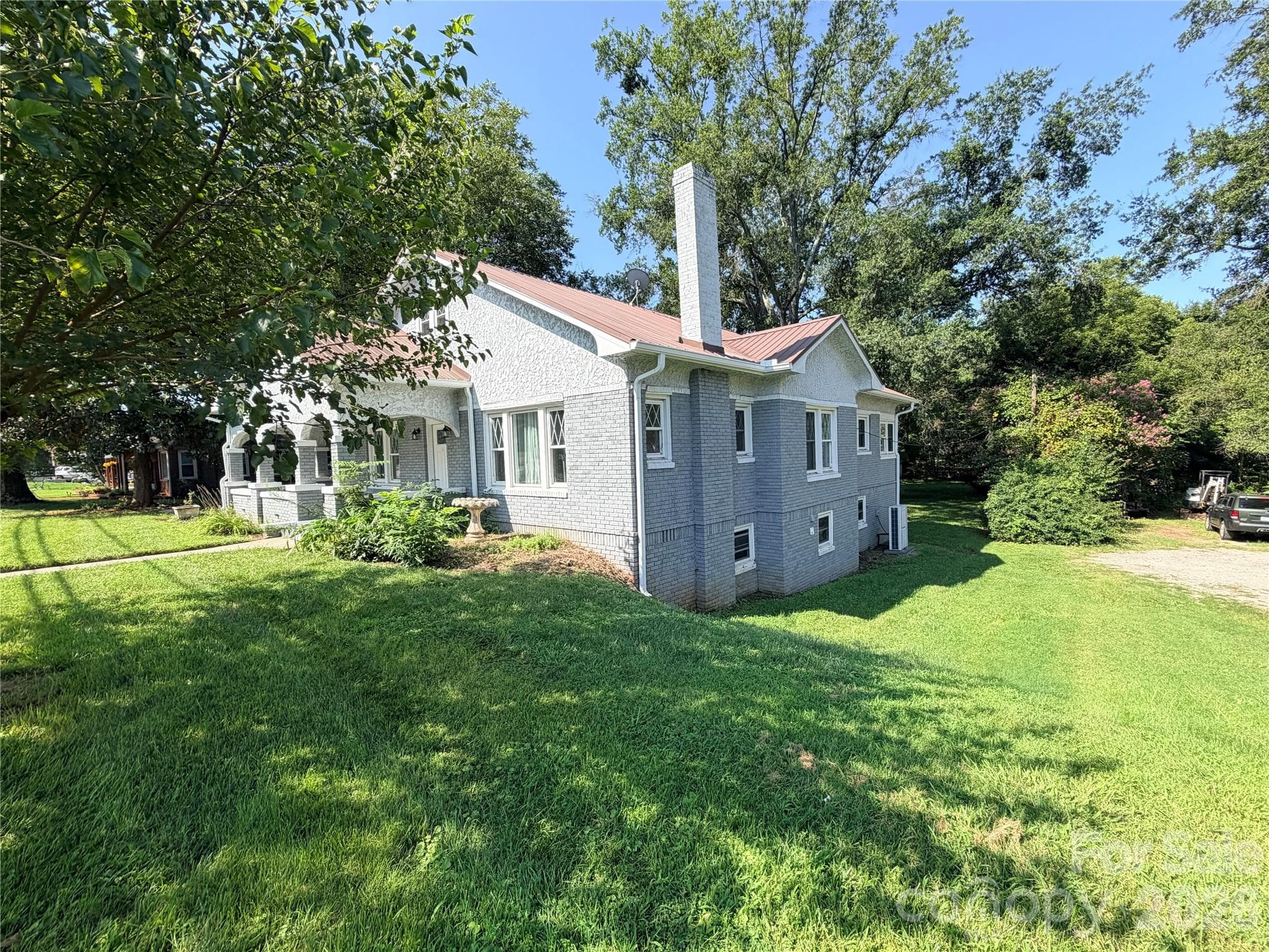 Single Family Residence at 2709 N Main Avenue, Newton, photo 6 of 37