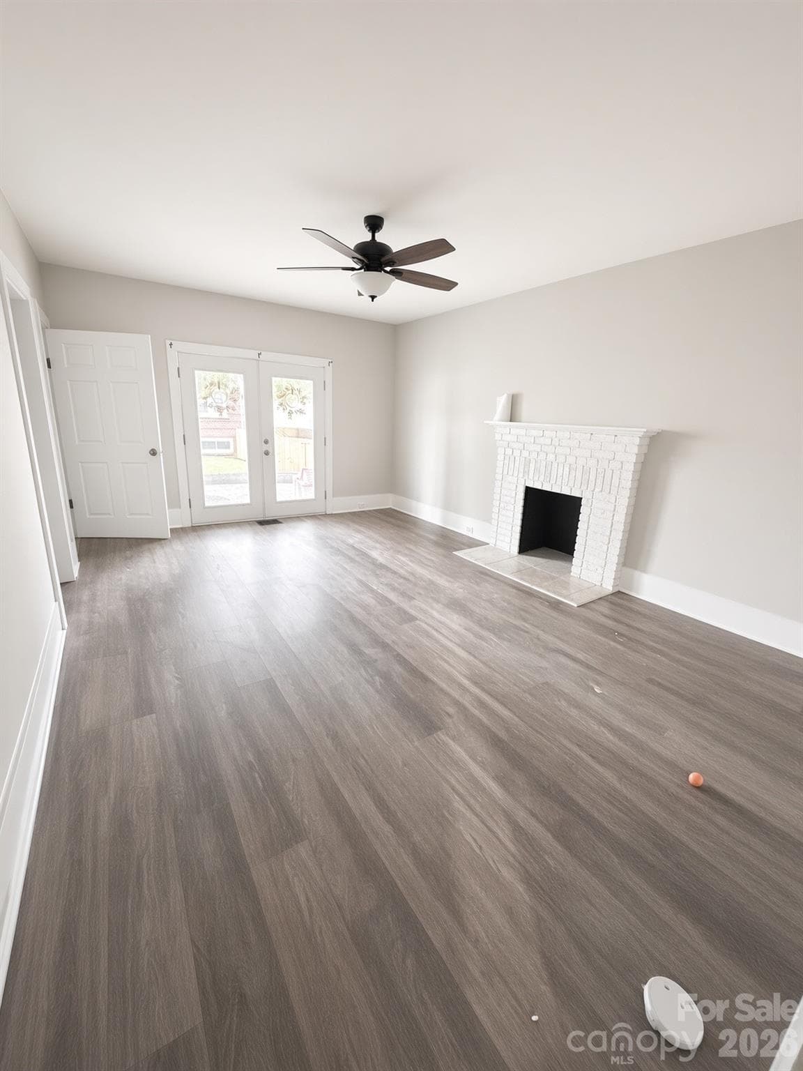 master bedroom - 2709 N Main Avenue, Newton