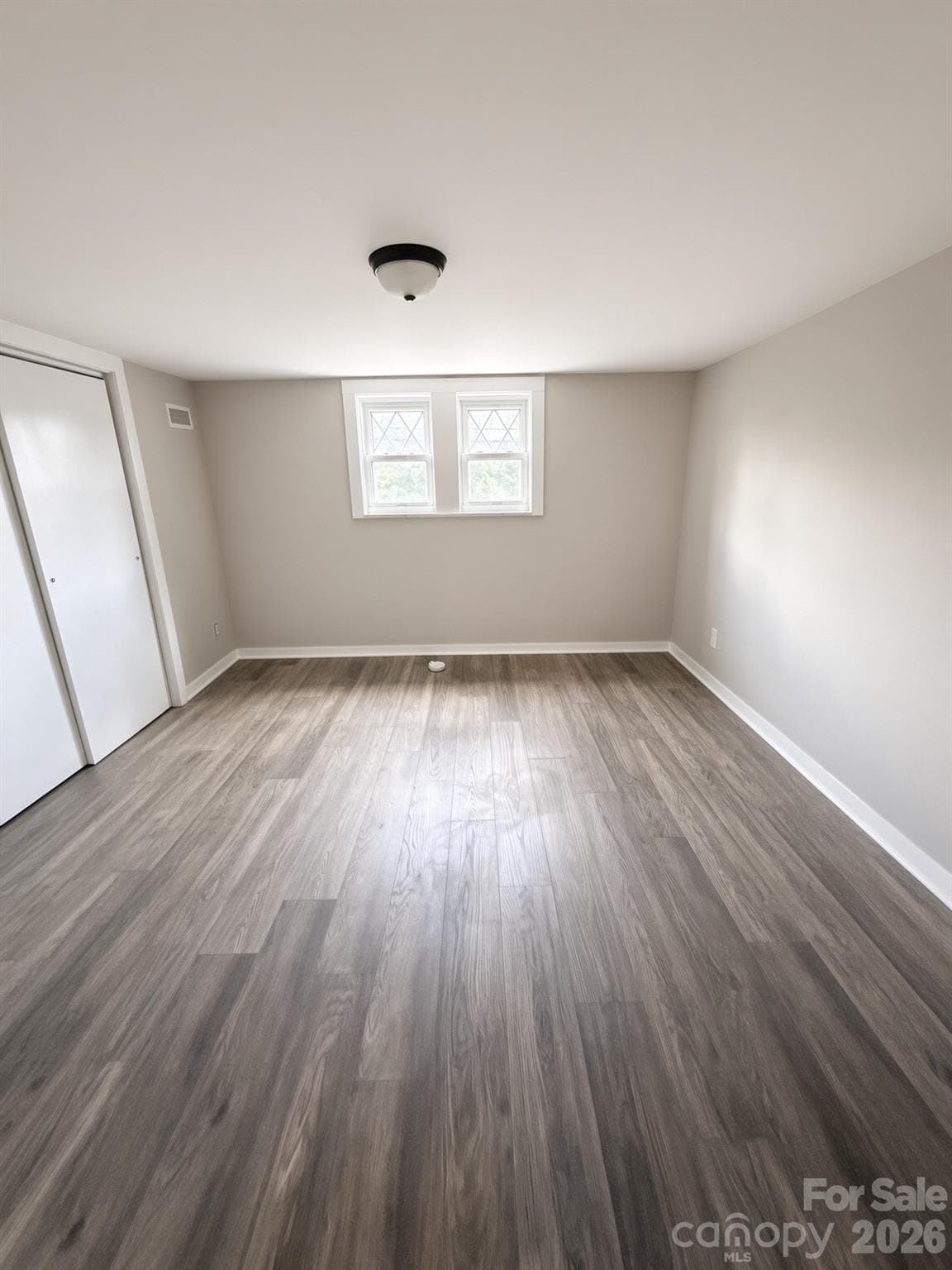 bedroom upstairs - 2709 N Main Avenue, Newton