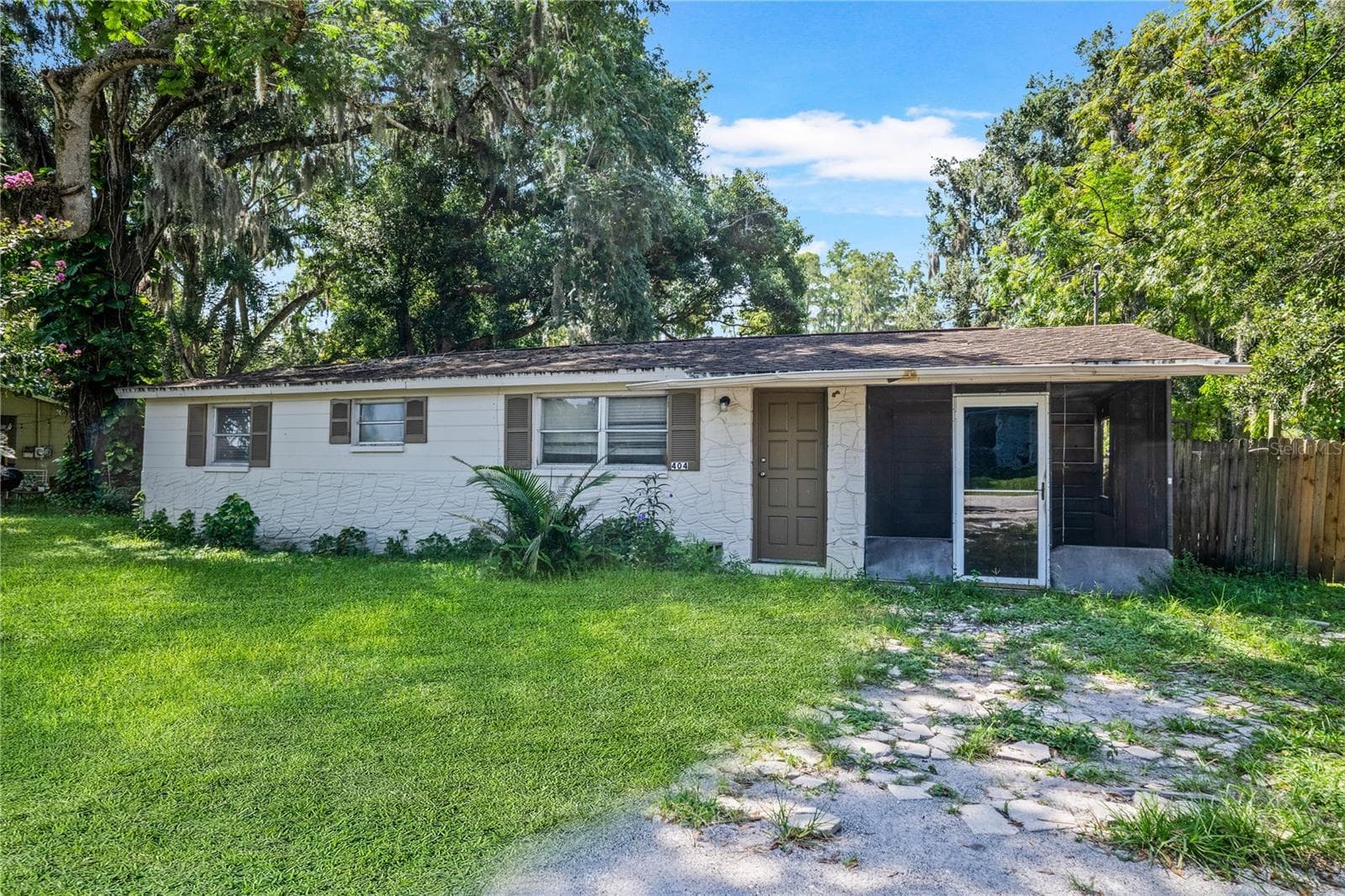 404 W LUTZ LAKE FERN RD