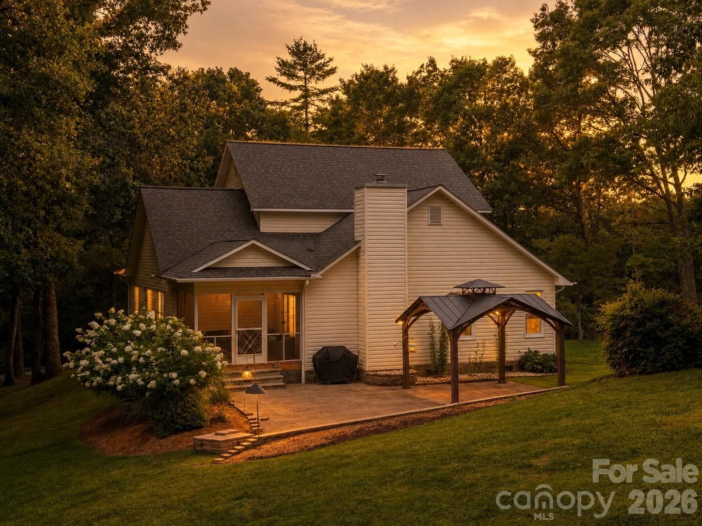 Single Family Residence at 48 Main Trace, Franklin, photo 16 of 20