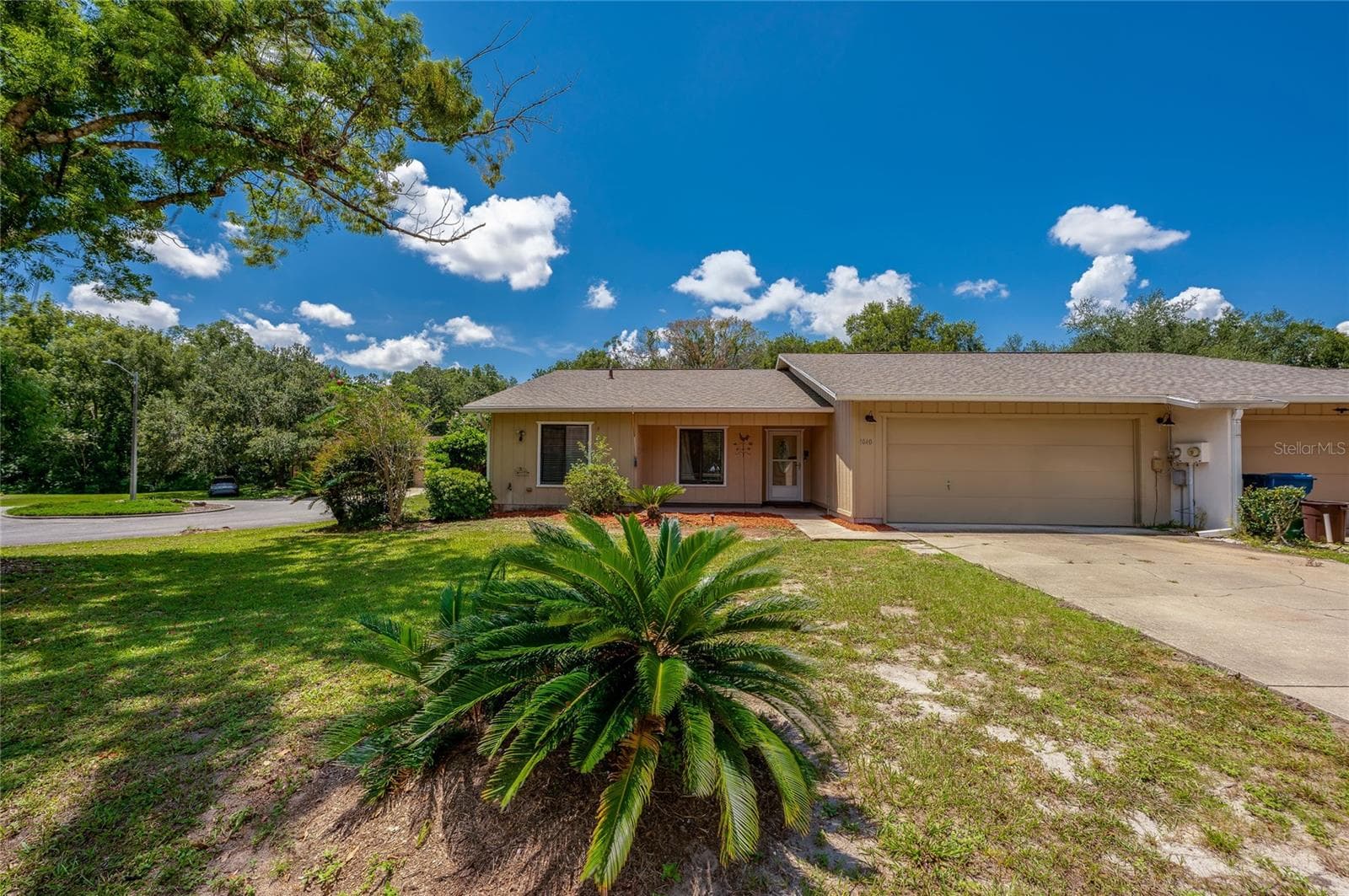 1040 W VILLAGE GREEN RD