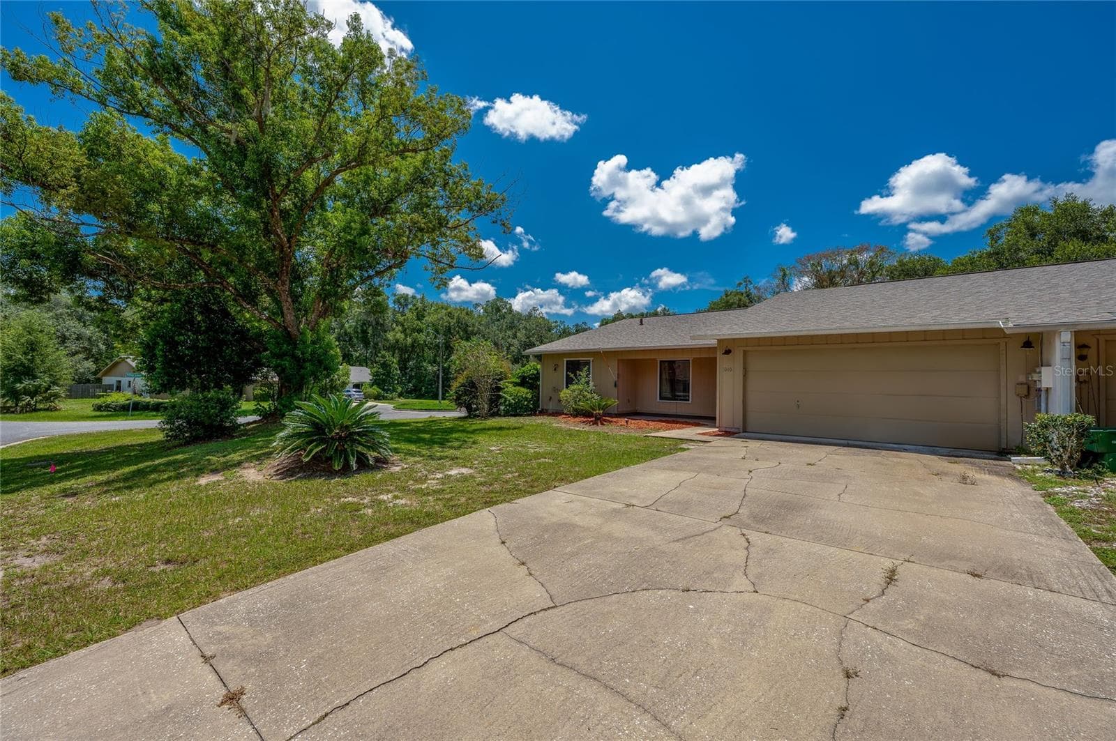 Villa at 1040 W VILLAGE GREEN RD, DELAND, photo 4 of 60