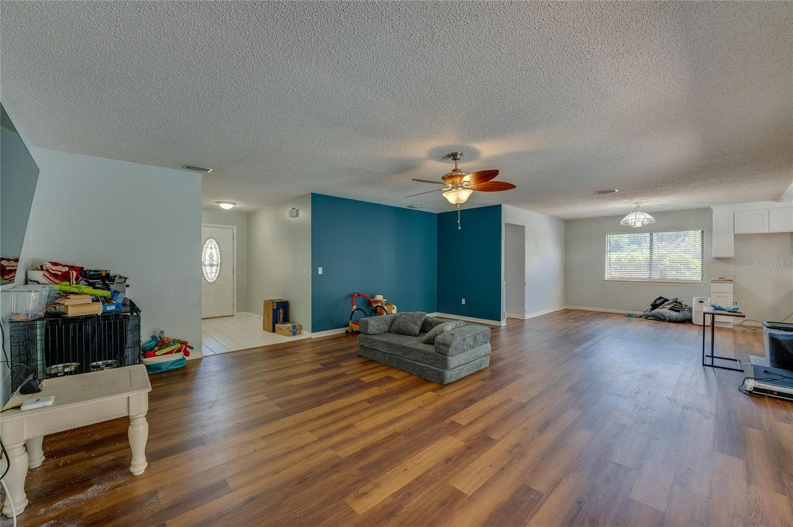 So much space! - 1040 W VILLAGE GREEN RD, DELAND