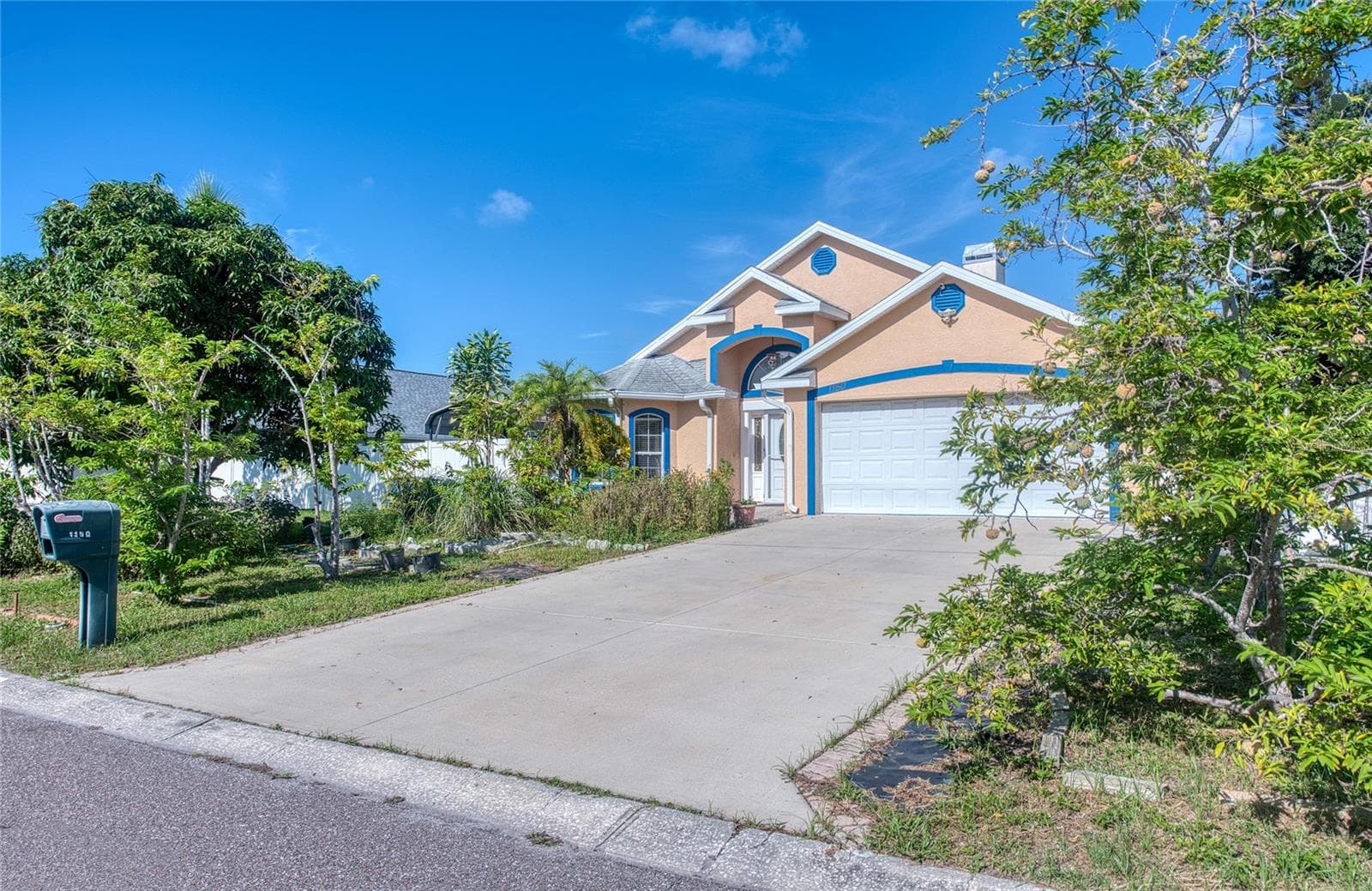 Front of home. (3) - 1150 OAKWOOD DR, DUNEDIN