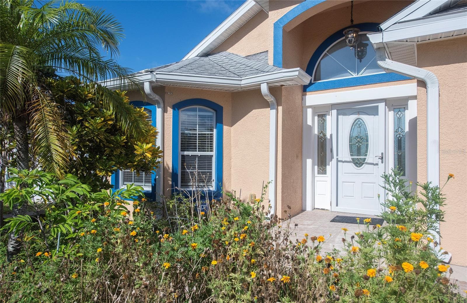 Front of home. (4) - 1150 OAKWOOD DR, DUNEDIN