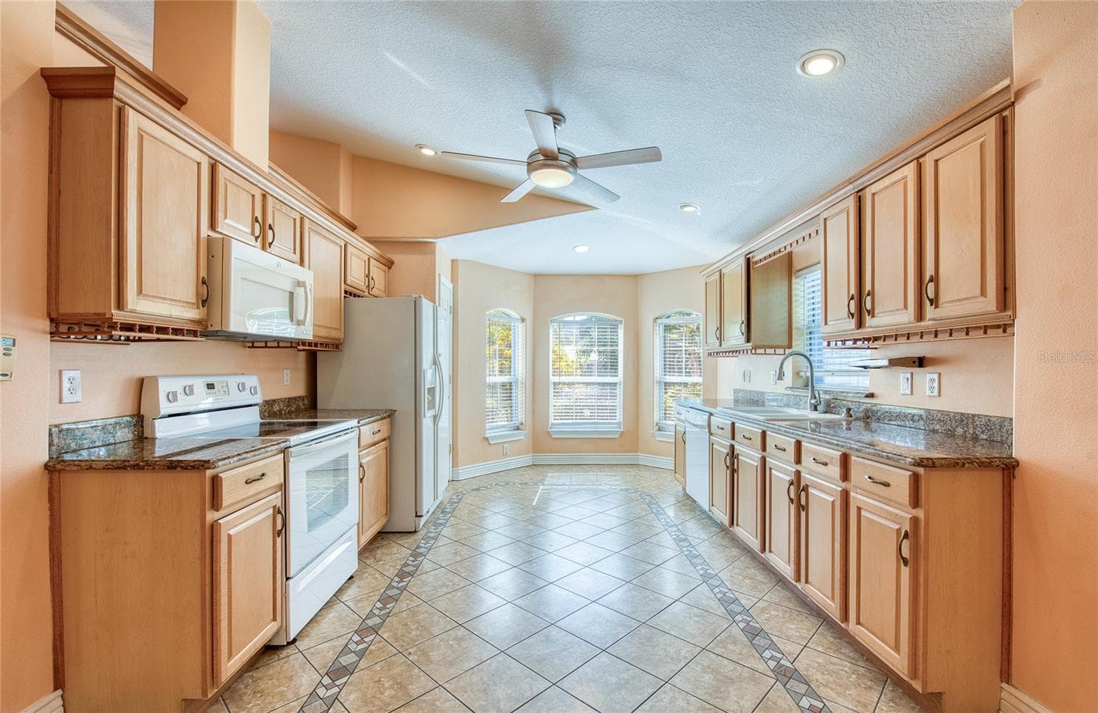 Kitchen. (1) - 1150 OAKWOOD DR, DUNEDIN