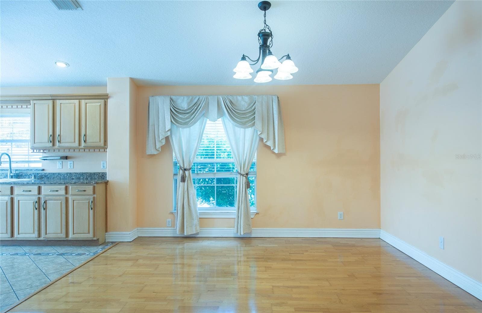 Dining room. (2) - 1150 OAKWOOD DR, DUNEDIN