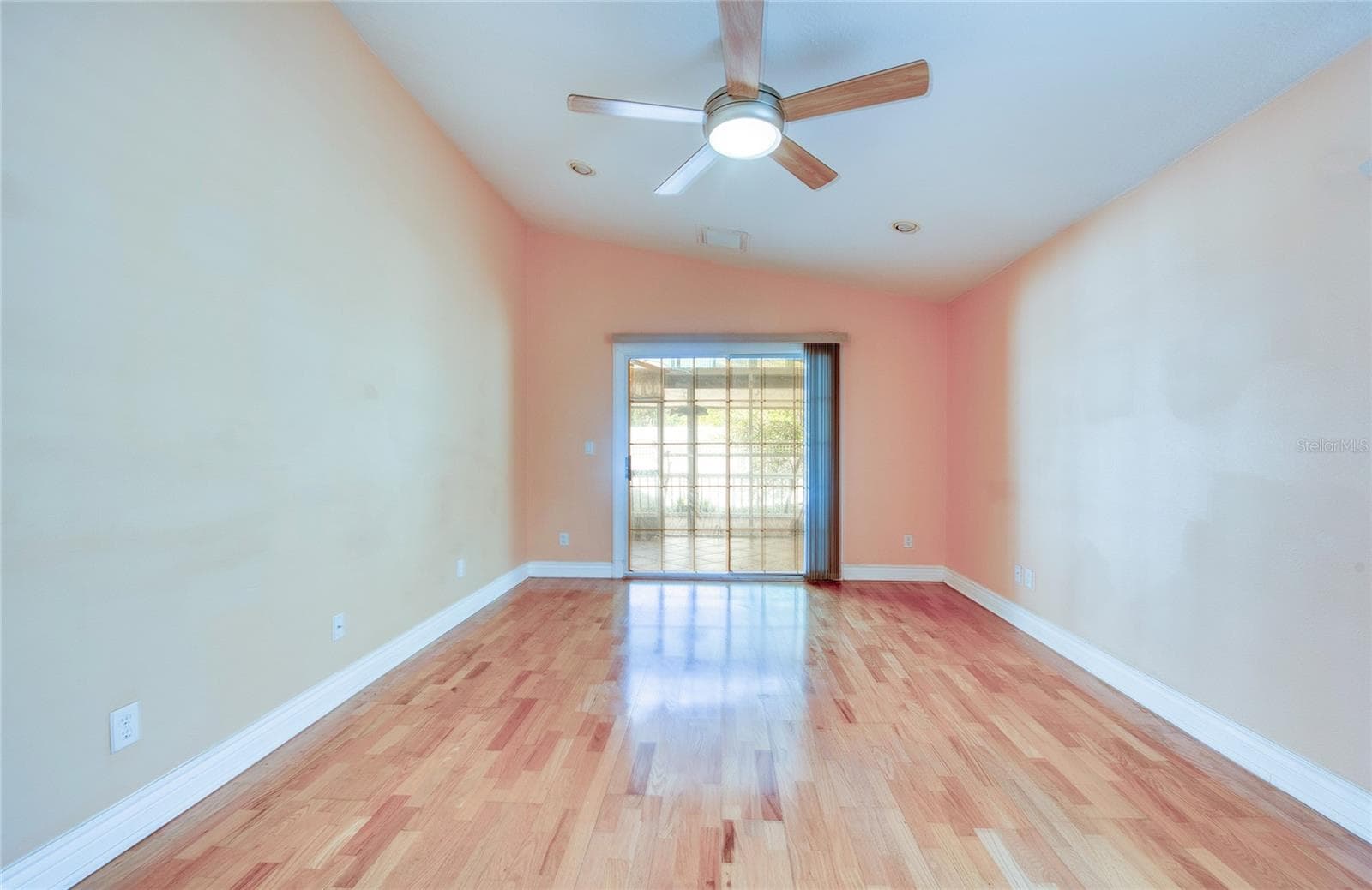 Master bedroom. (2) - 1150 OAKWOOD DR, DUNEDIN