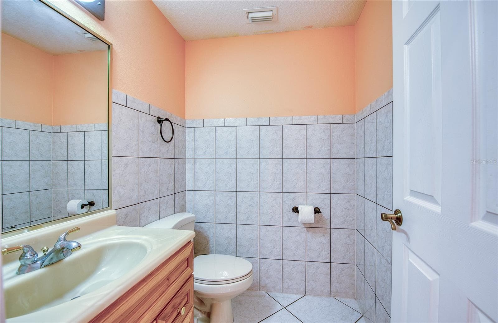 Half bathroom. (1) - 1150 OAKWOOD DR, DUNEDIN