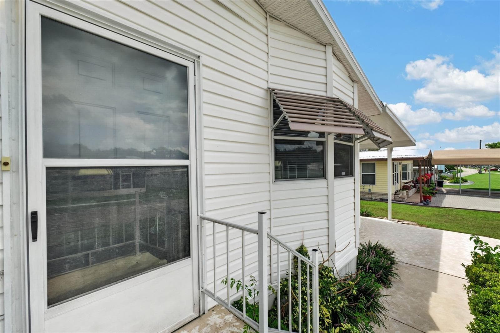 Manufactured Home at 39200 OLA AVE, ZEPHYRHILLS, photo 6 of 49