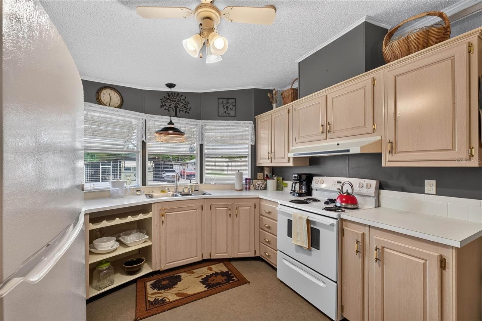 Manufactured Home at 39200 OLA AVE, ZEPHYRHILLS, photo 17 of 49