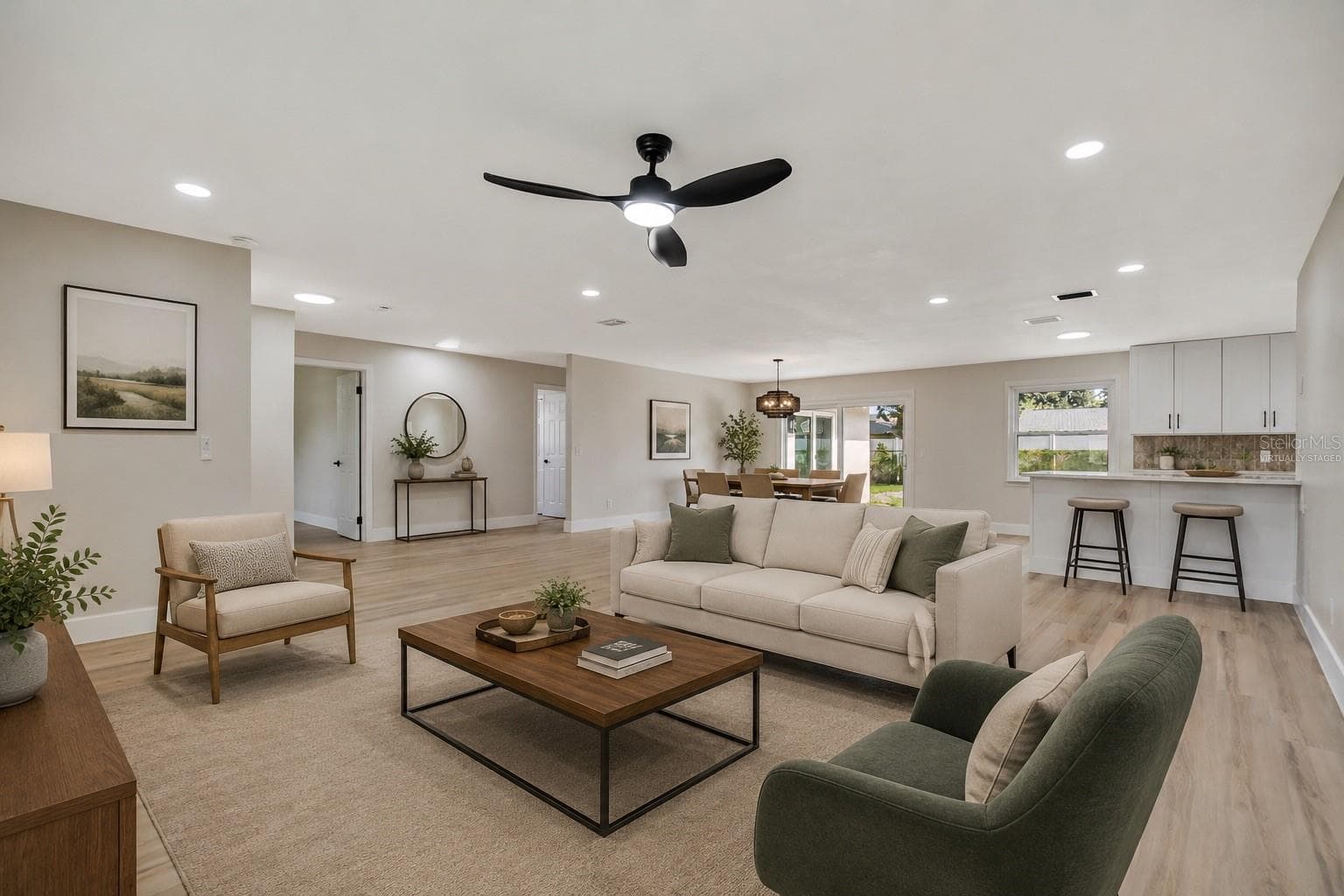 Virtually staged - 8624 BAYLOR CIR, ORLANDO