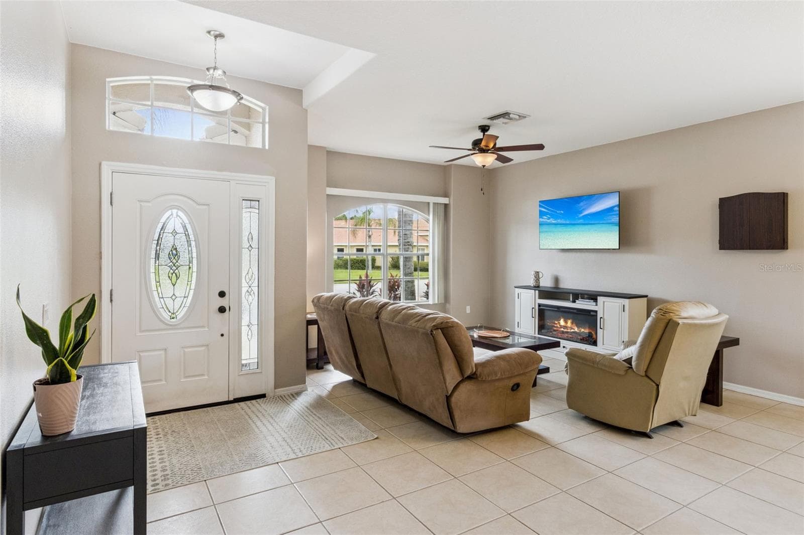 Formal Living Room - 1742 ALTAVISTA CIRCLE CIR, LAKELAND