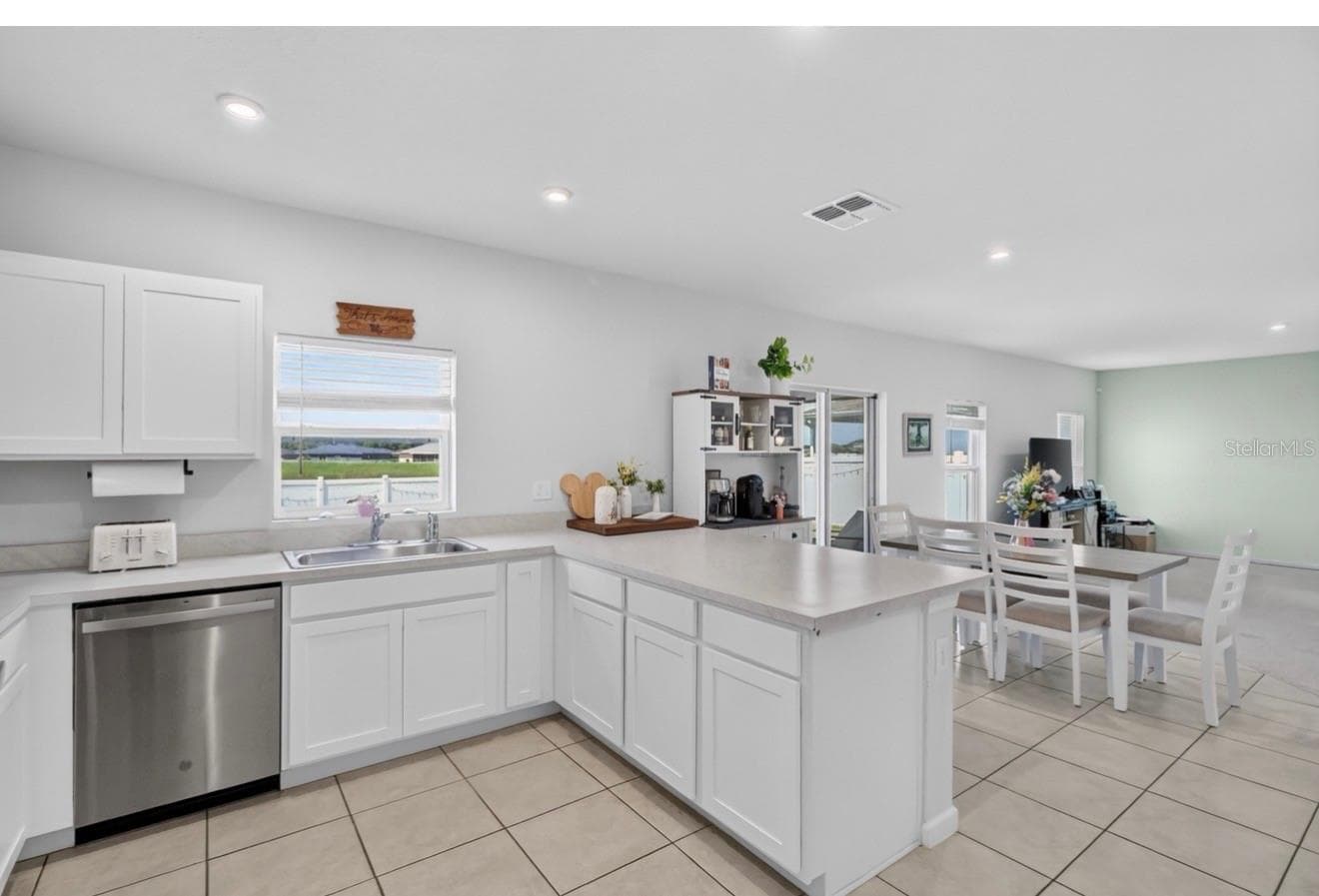 Single Family Residence at 662 EAGLE LANDING BLVD, WINTER HAVEN, photo 22 of 53