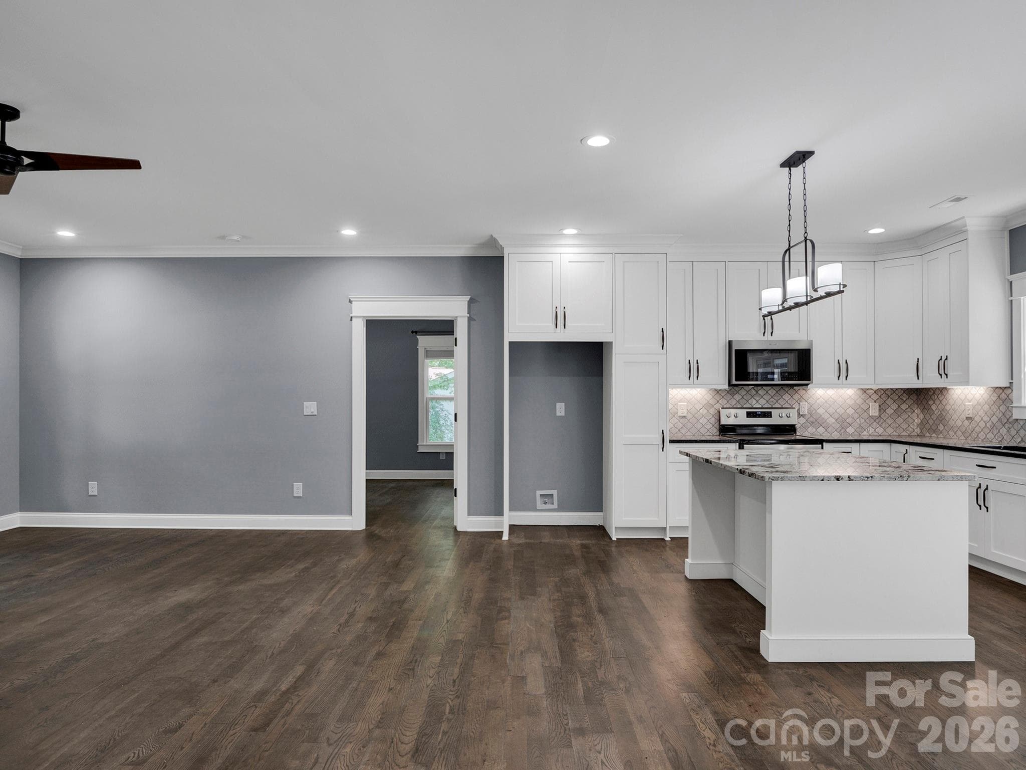 Single Family Residence at 216 Paradise Drive, Belmont, photo 17 of 44