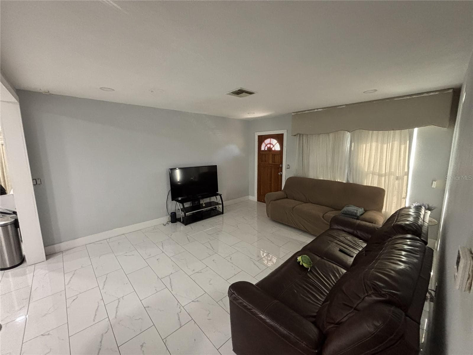 Single Family Residence at 1347 BUCKINGHAM DR, CLEARWATER, photo 7 of 19
