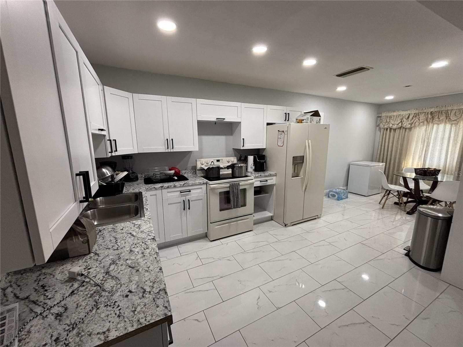 Single Family Residence at 1347 BUCKINGHAM DR, CLEARWATER, photo 9 of 19