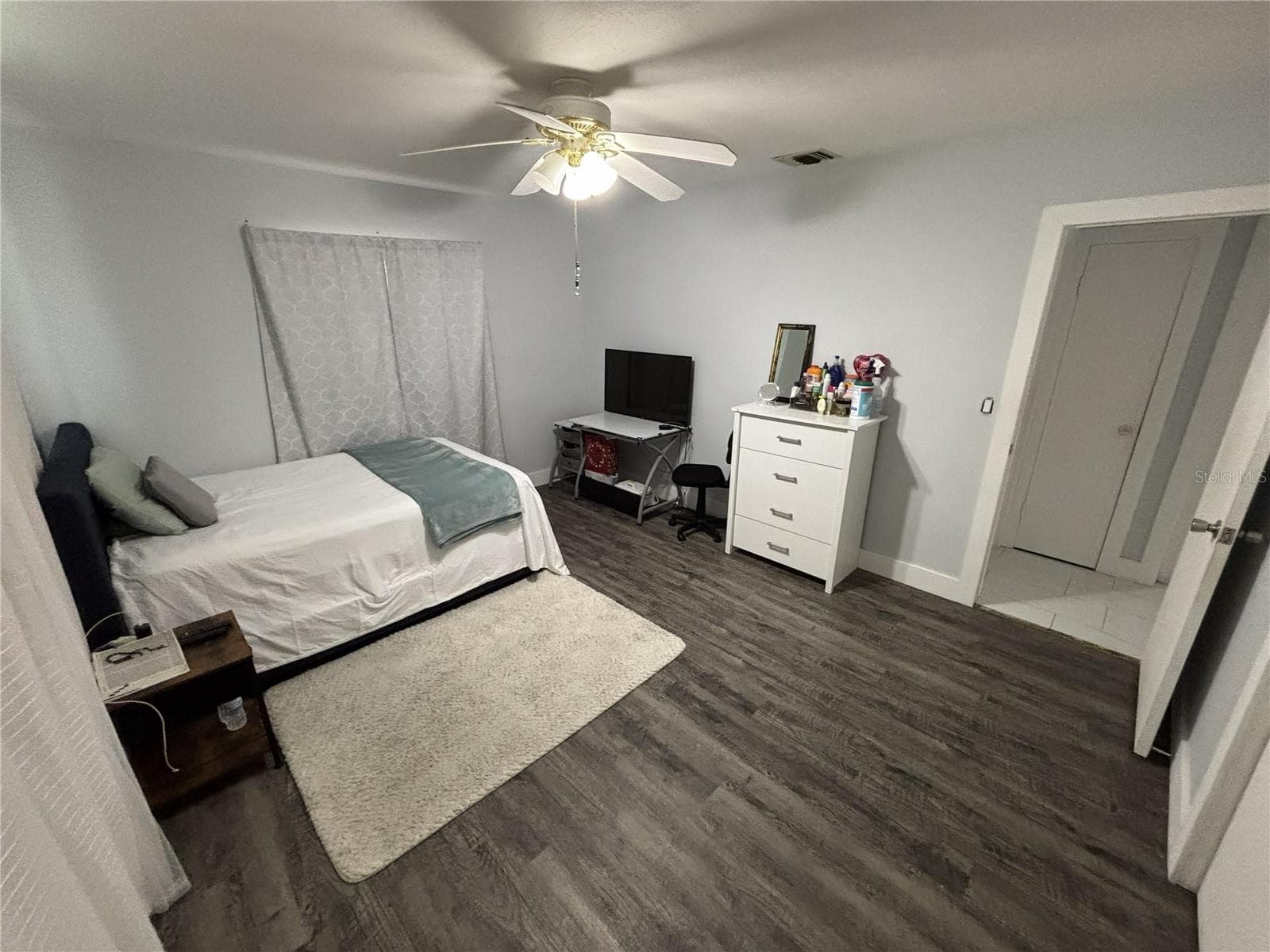 Single Family Residence at 1347 BUCKINGHAM DR, CLEARWATER, photo 13 of 19
