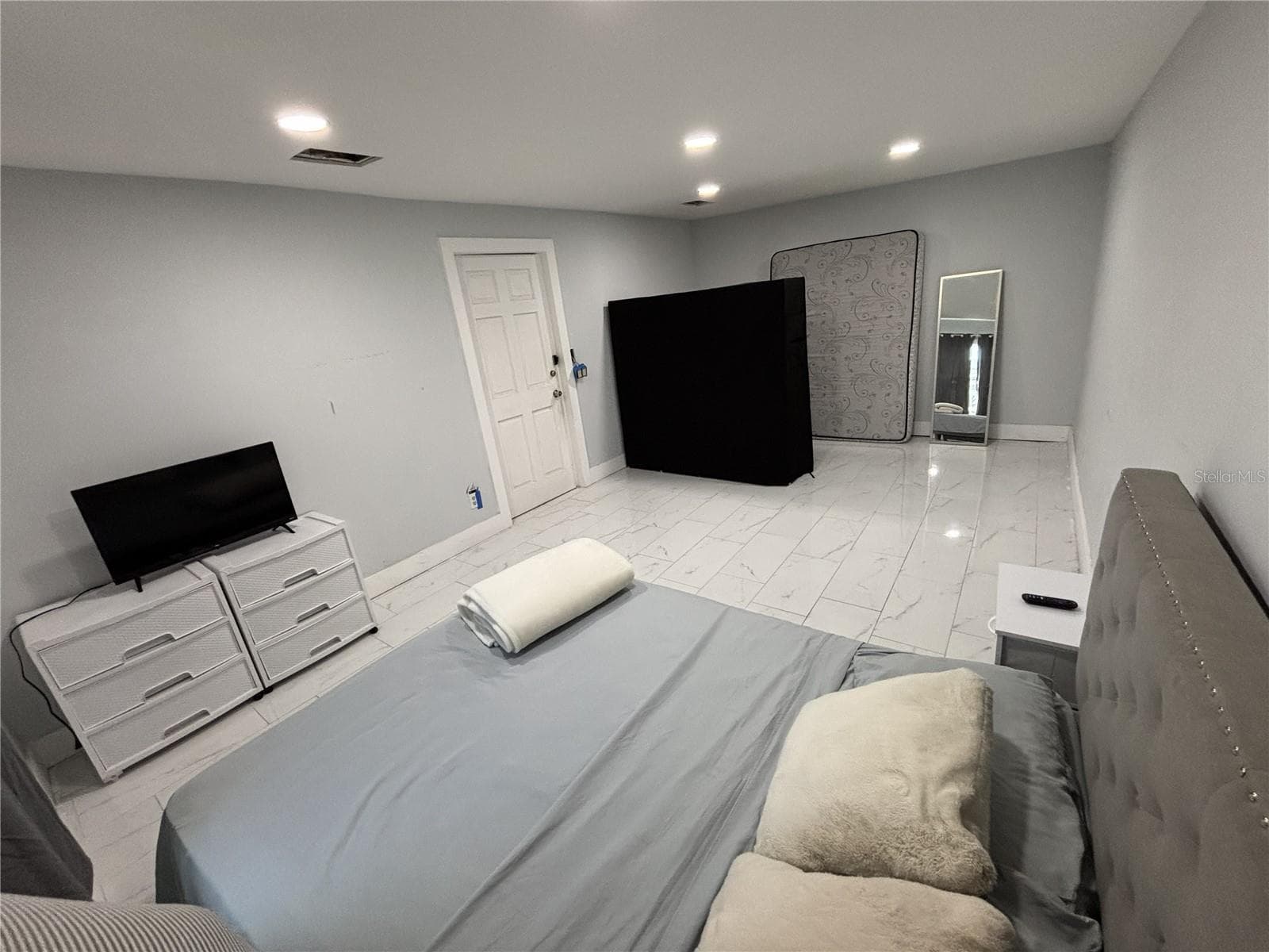 Single Family Residence at 1347 BUCKINGHAM DR, CLEARWATER, photo 15 of 19