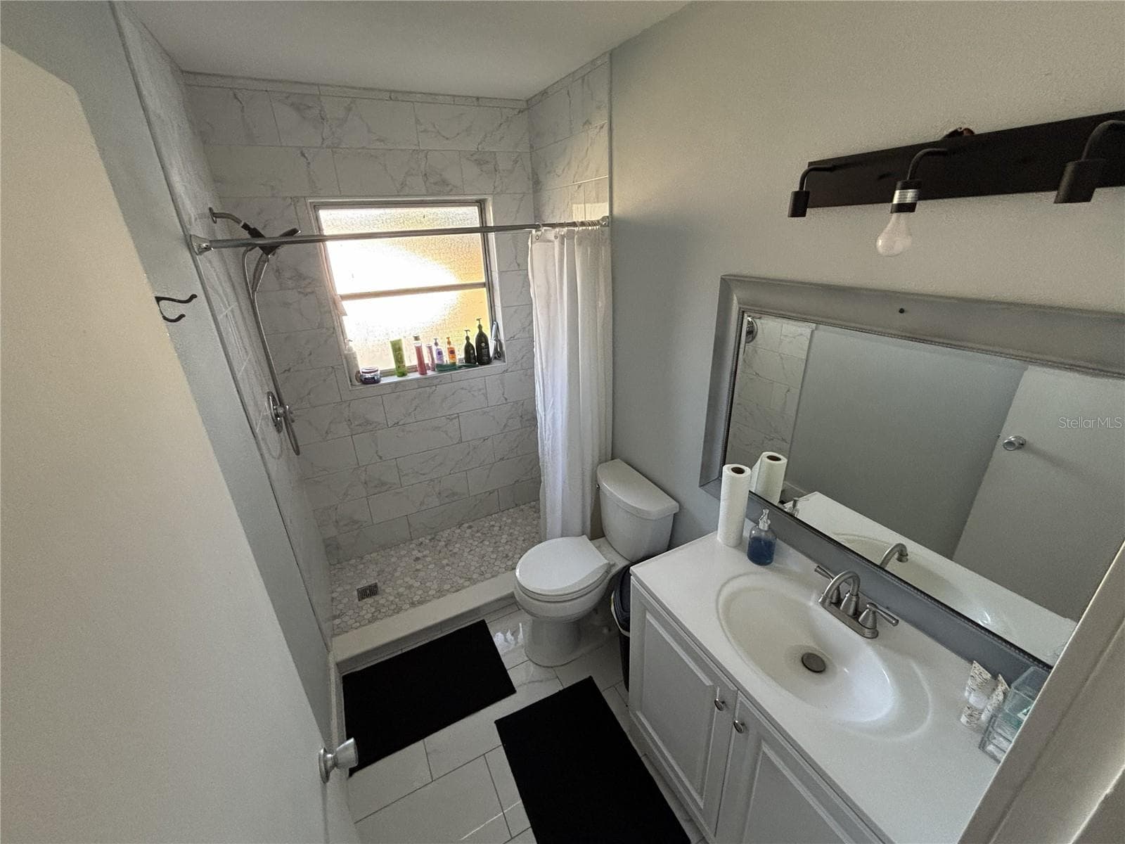 Single Family Residence at 1347 BUCKINGHAM DR, CLEARWATER, photo 16 of 19