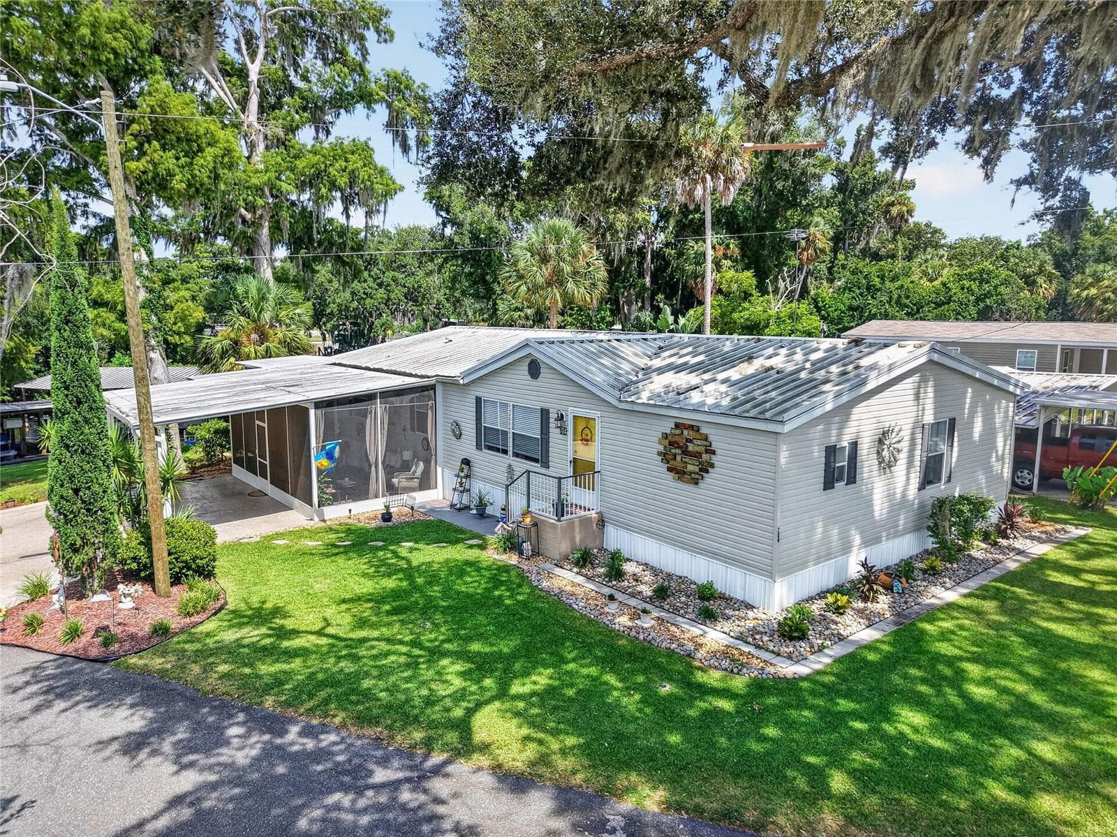 704 KIMBERLY AVE
