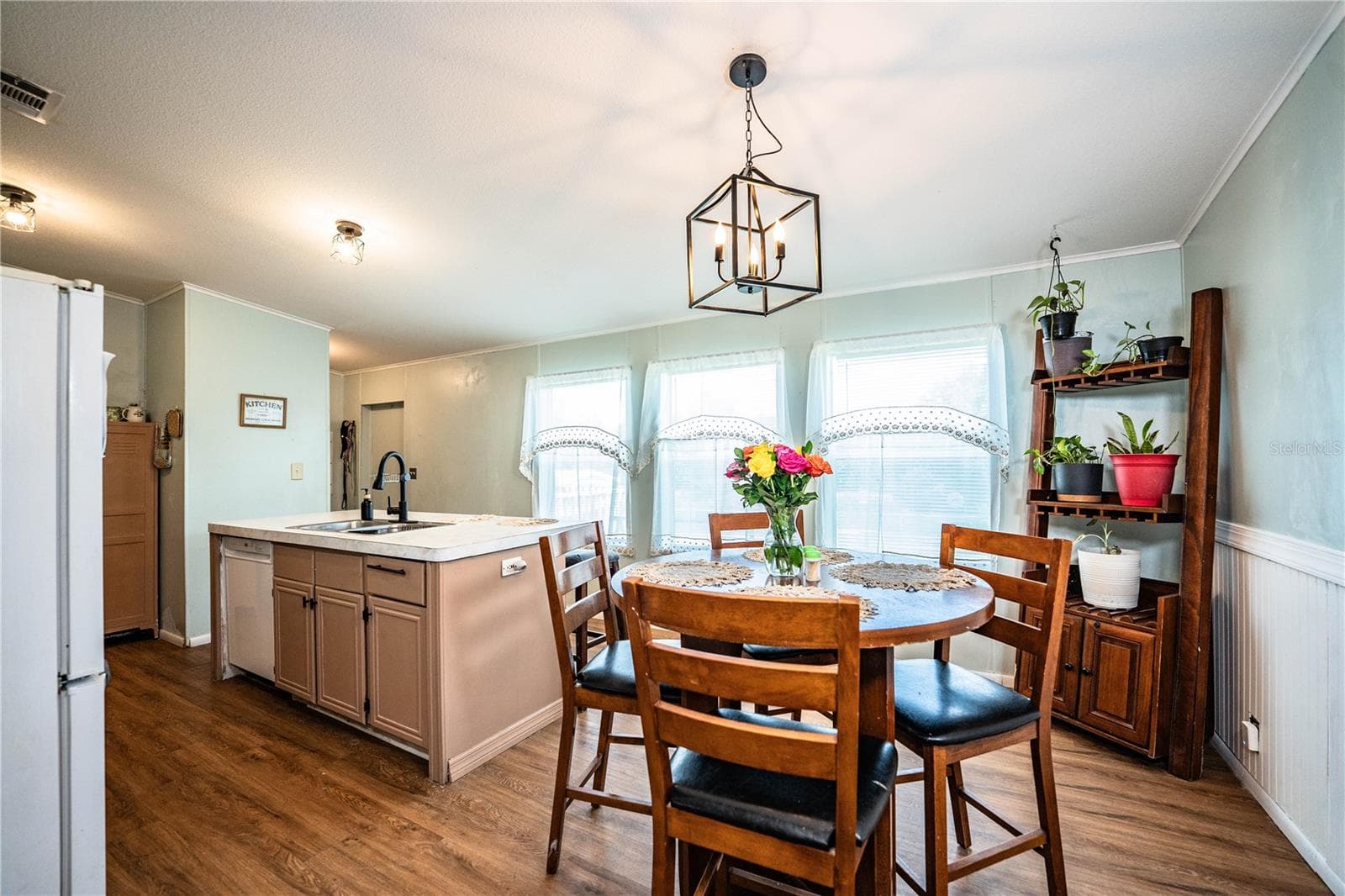Kitchen - 487 LINDSEY DR, LAKELAND