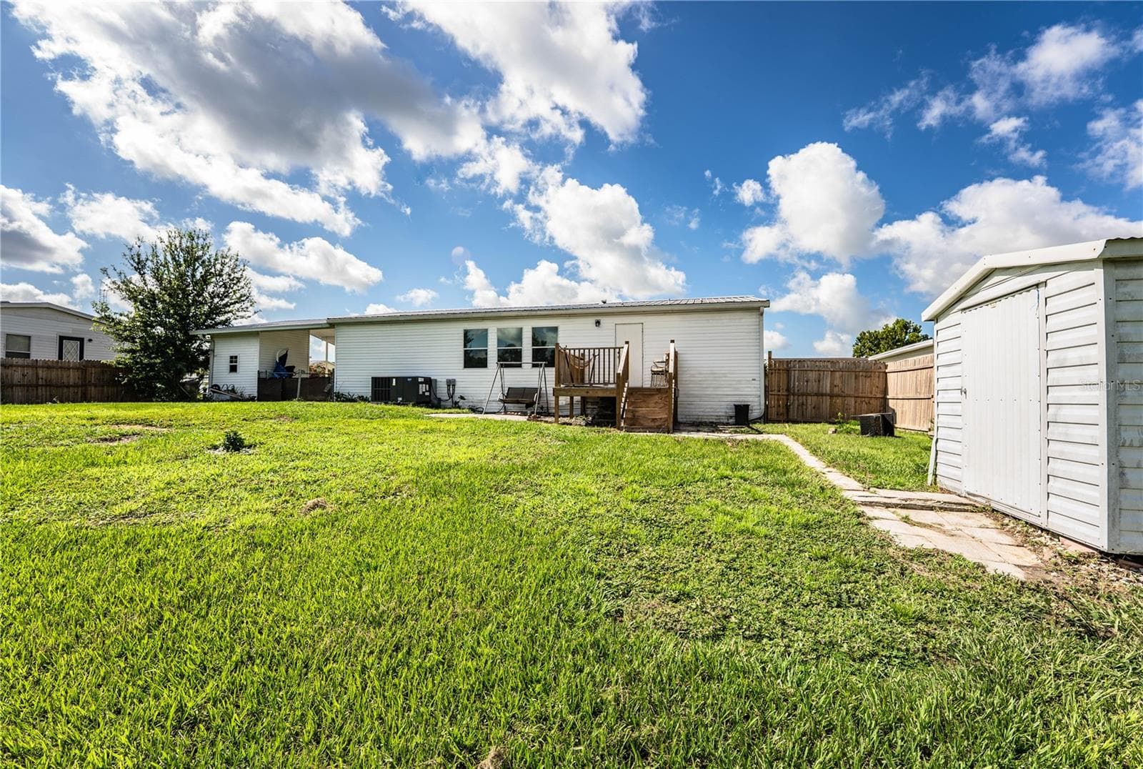 back yard - 487 LINDSEY DR, LAKELAND