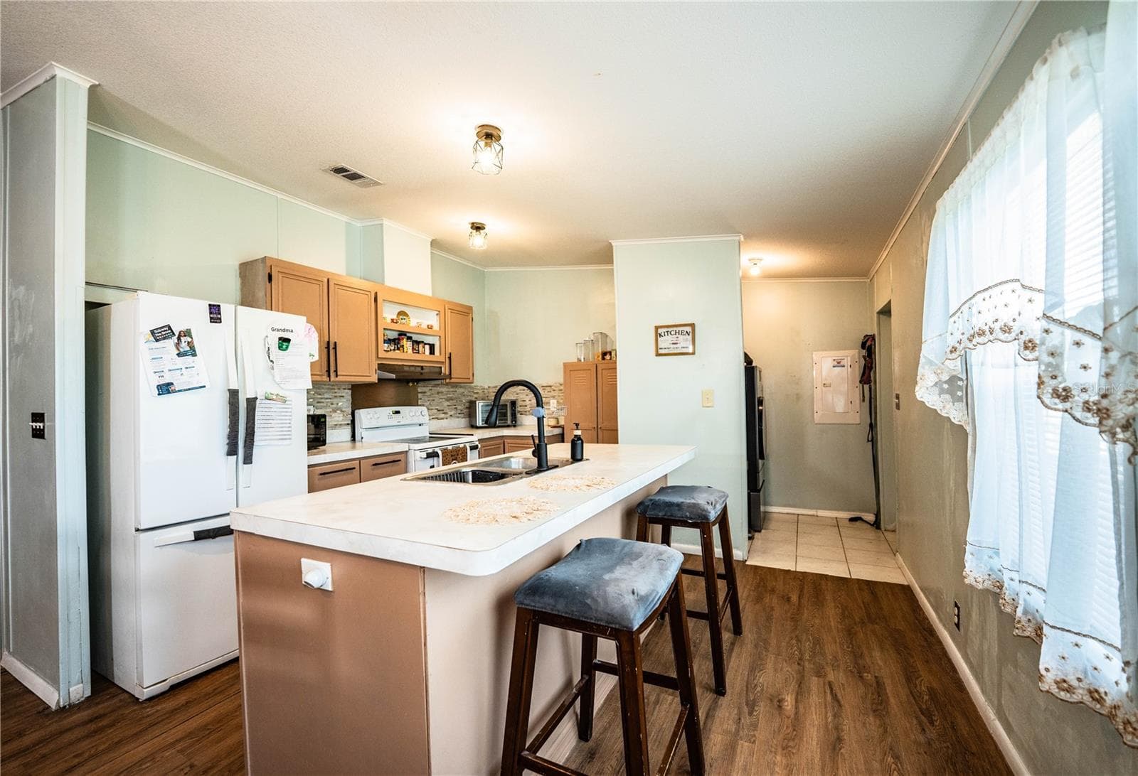 Kitchen - 487 LINDSEY DR, LAKELAND