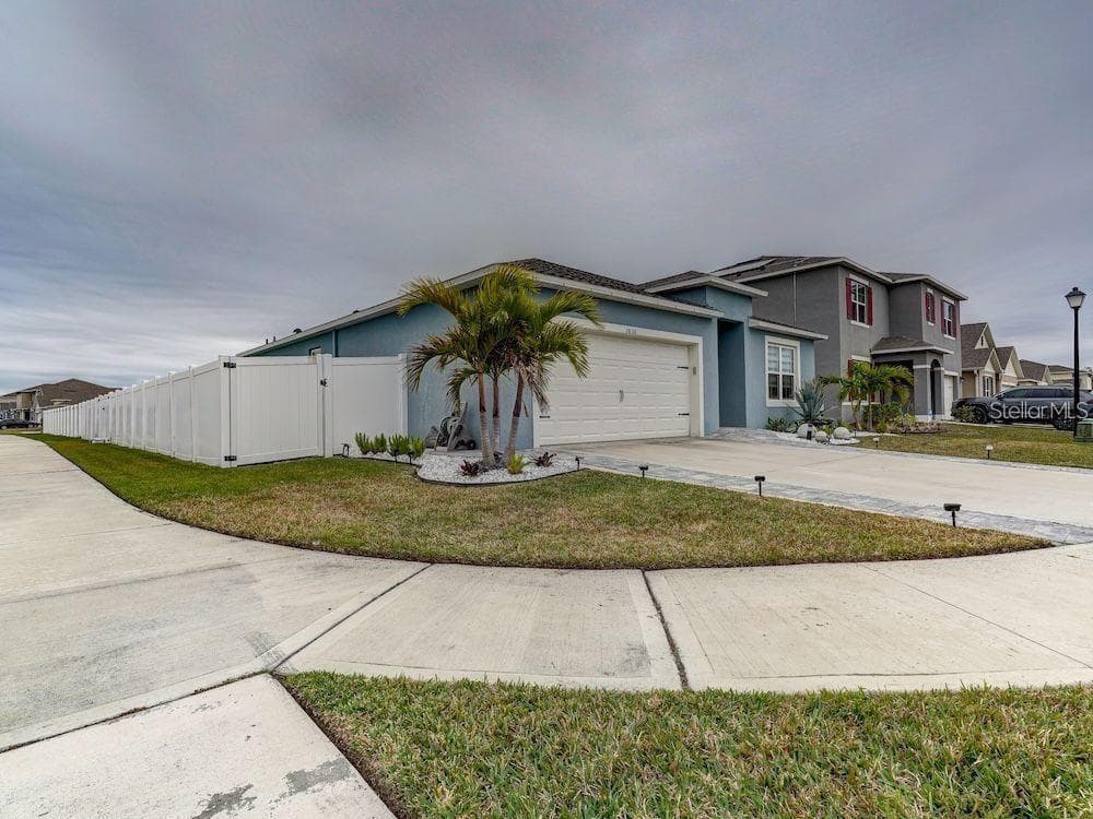 Single Family Residence at 1836 DELROSE RD, KISSIMMEE, photo 3 of 51