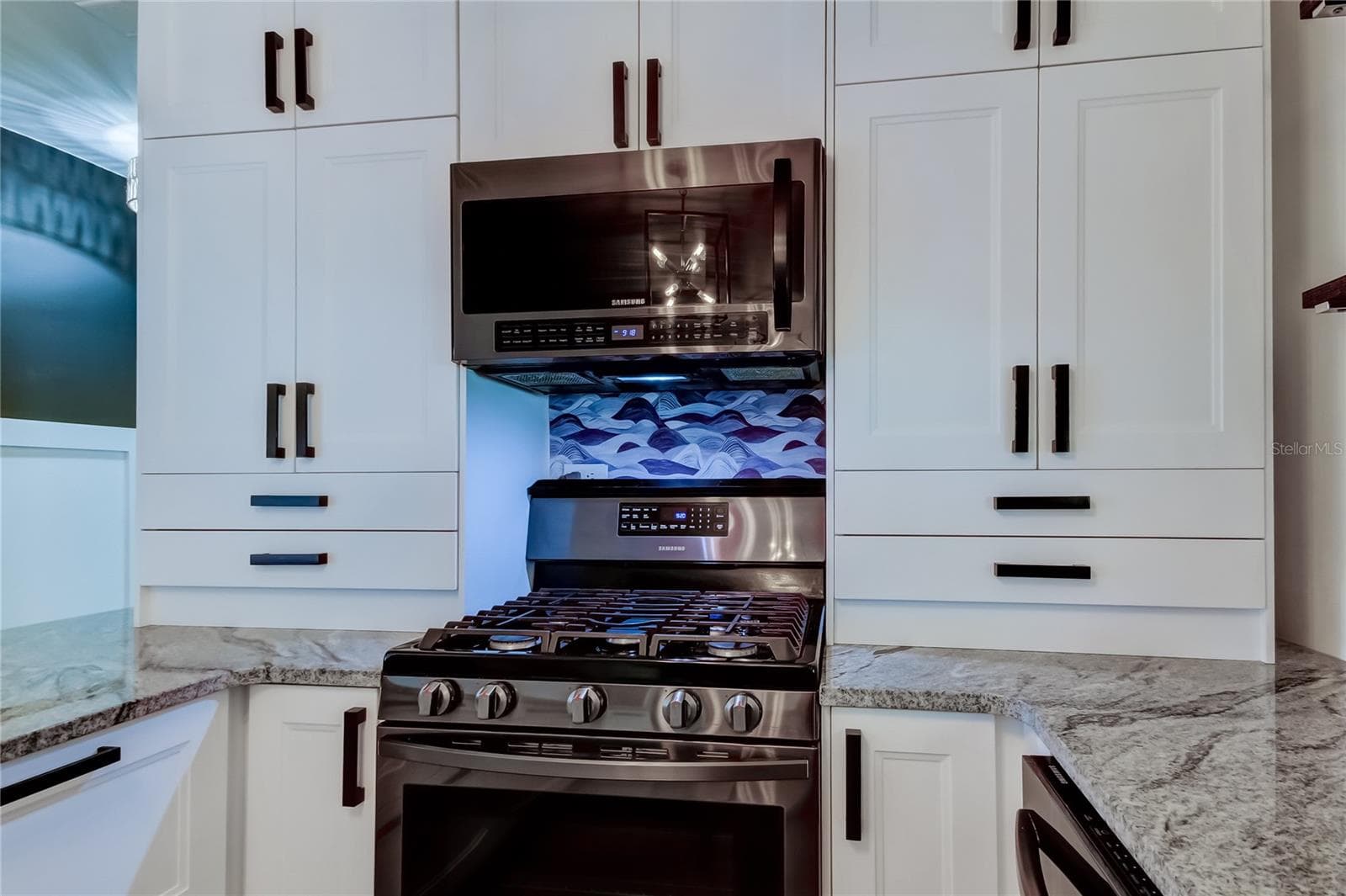 gas stove - 375 10TH AVE N, SAFETY HARBOR