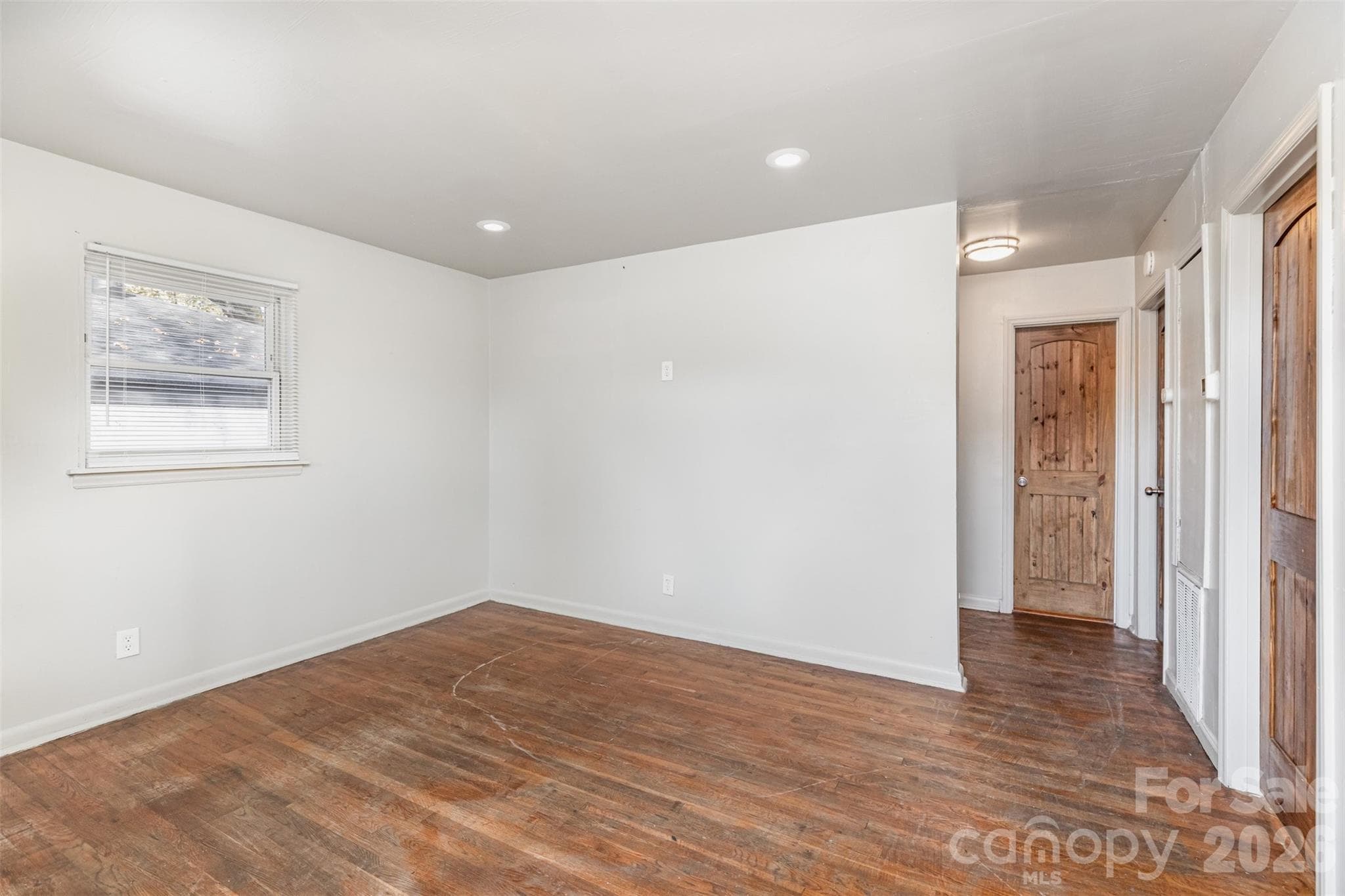 Apartment at 2301-2407 Julia Avenue, Charlotte, photo 8 of 13