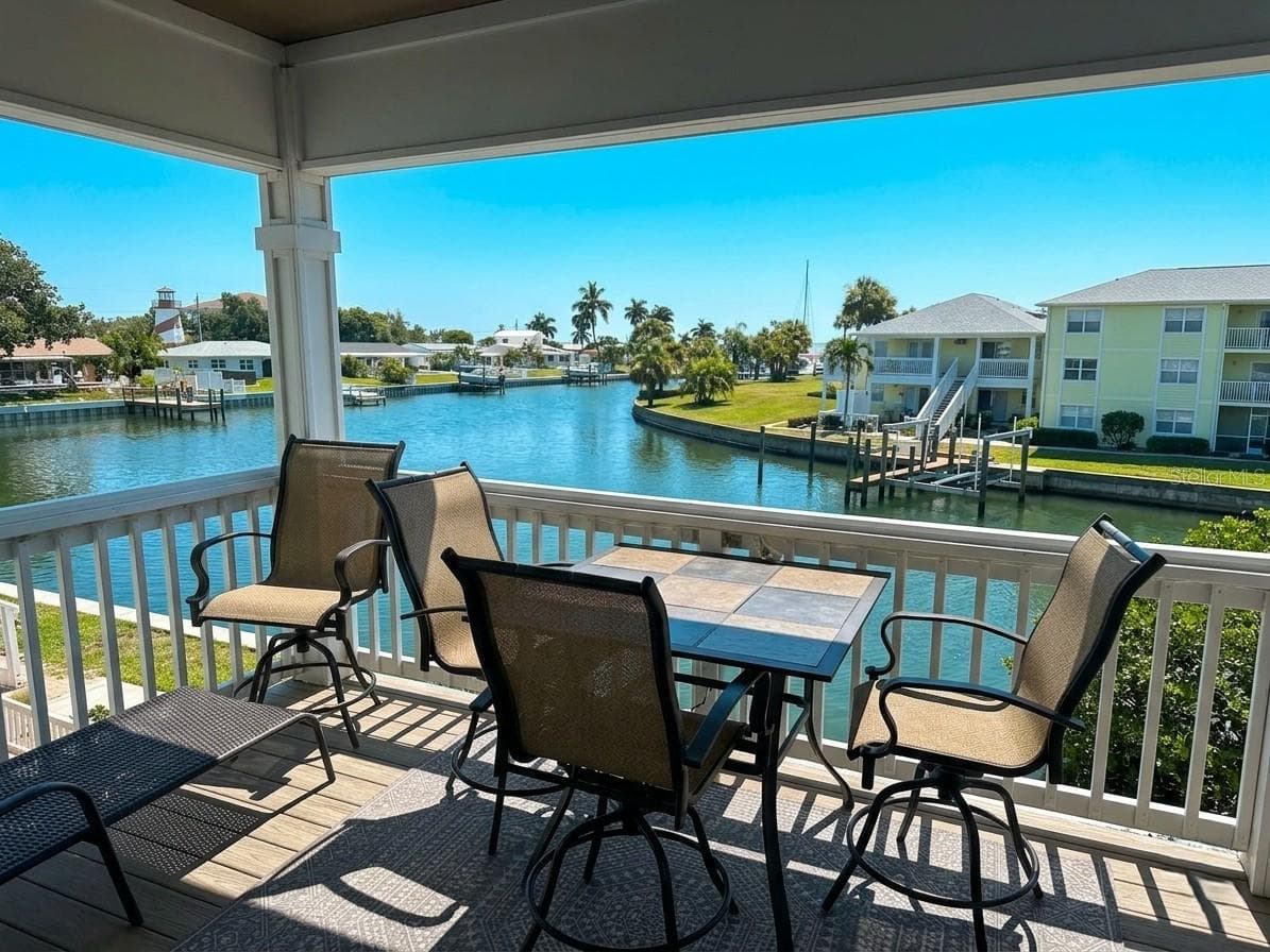 Condominium at 4728 BEACH #C, ST PETERSBURG, photo 3 of 33
