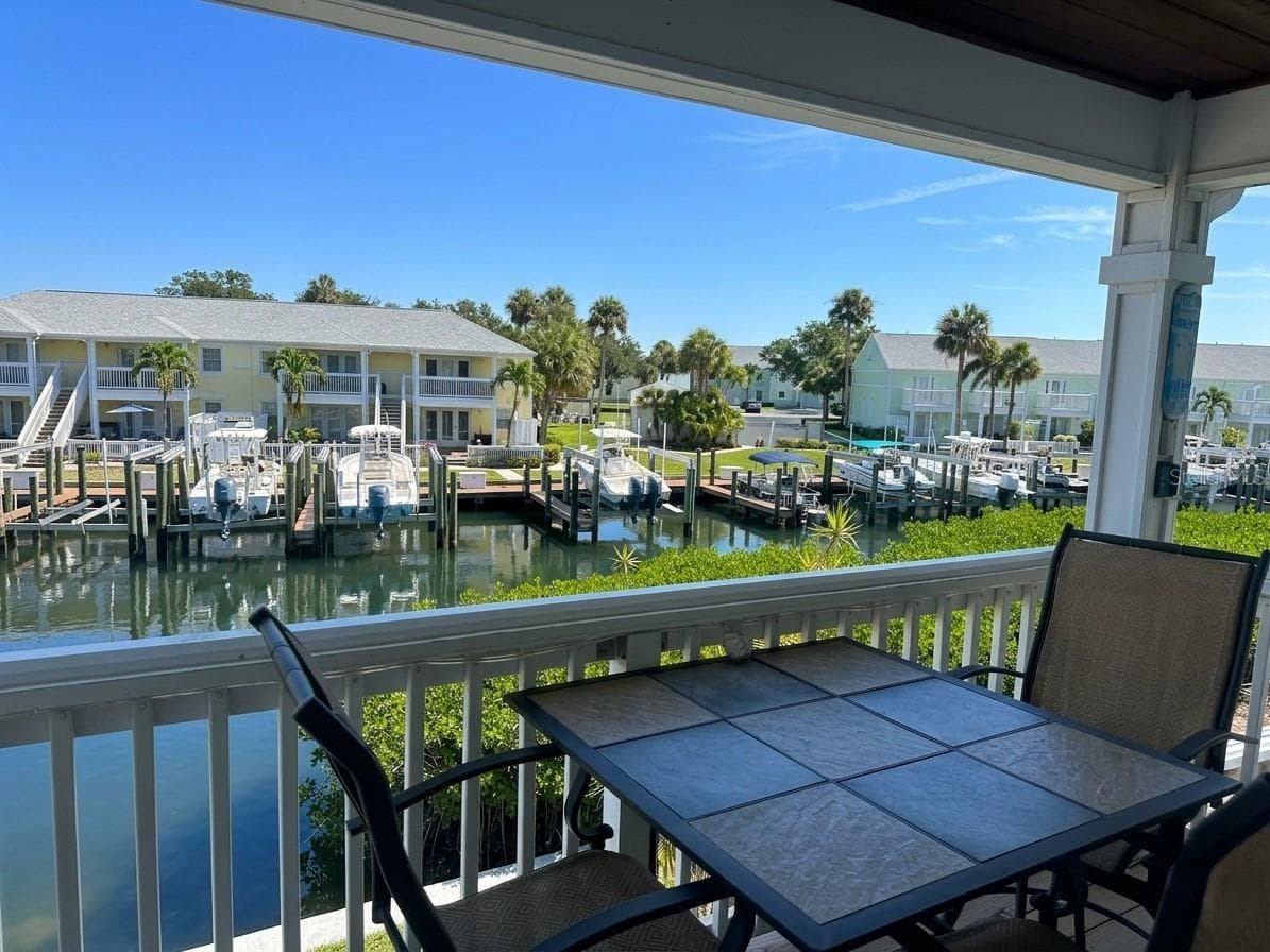 Condominium at 4728 BEACH #C, ST PETERSBURG, photo 5 of 33