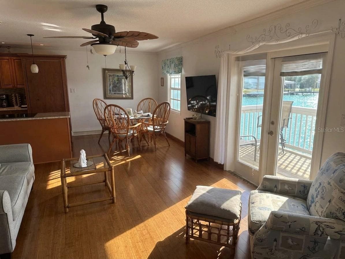 Condominium at 4728 BEACH #C, ST PETERSBURG, photo 6 of 33