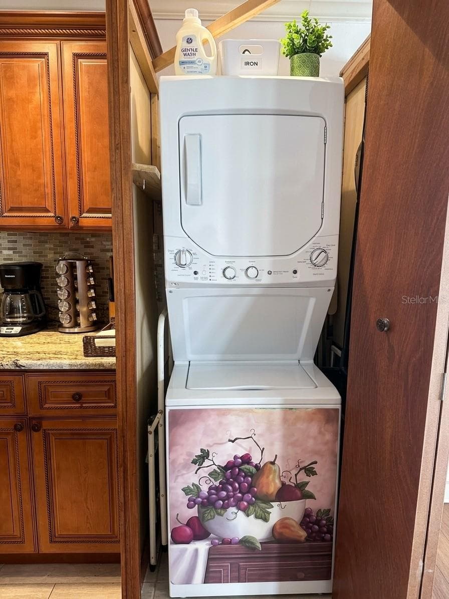 Condominium at 4728 BEACH #C, ST PETERSBURG, photo 15 of 33