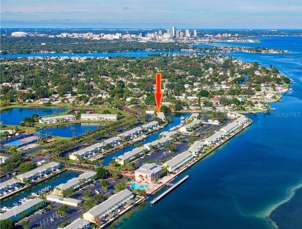 Condominium at 4728 BEACH #C, ST PETERSBURG, photo 19 of 33