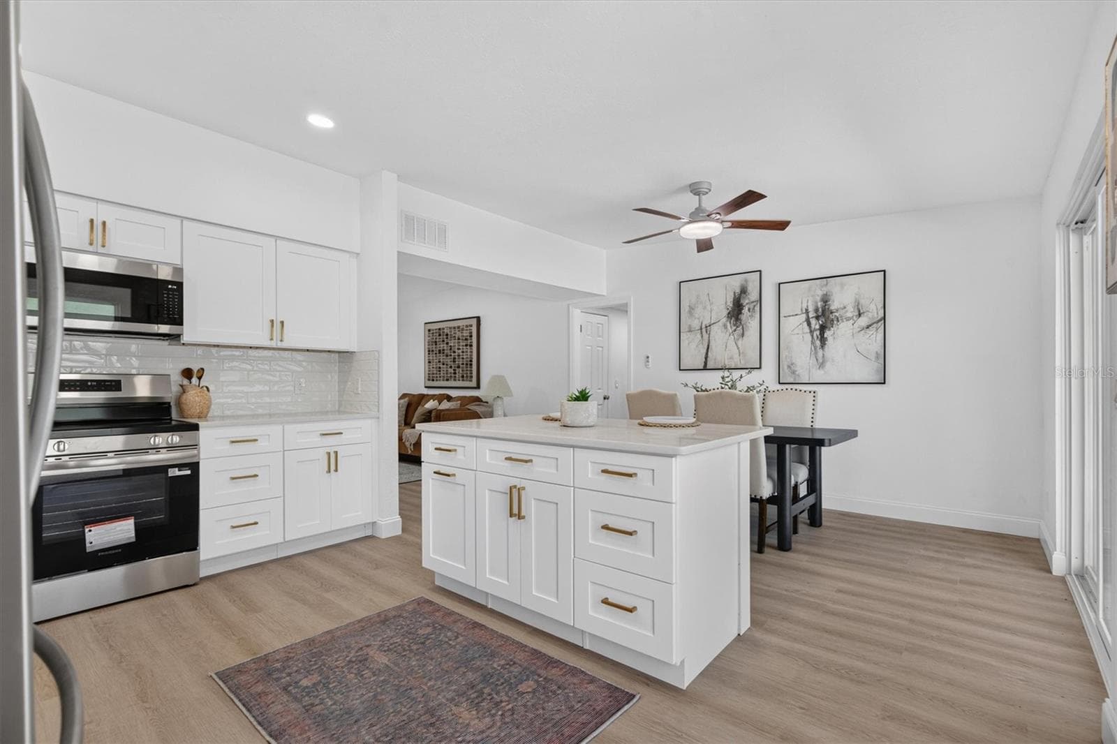Single Family Residence at 2305 NEW JERSEY RD, LAKELAND, photo 13 of 51