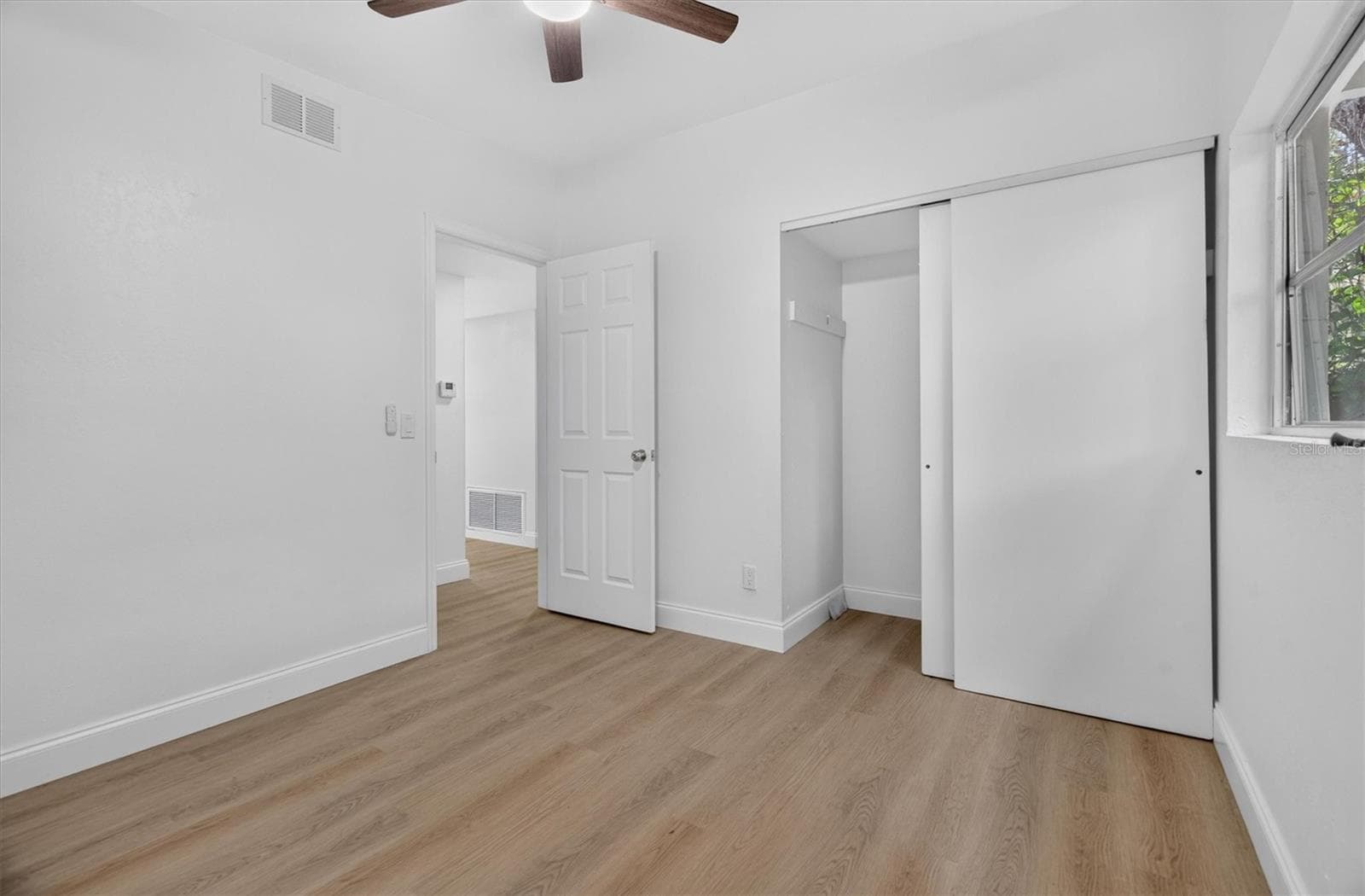 Single Family Residence at 2305 NEW JERSEY RD, LAKELAND, photo 23 of 51