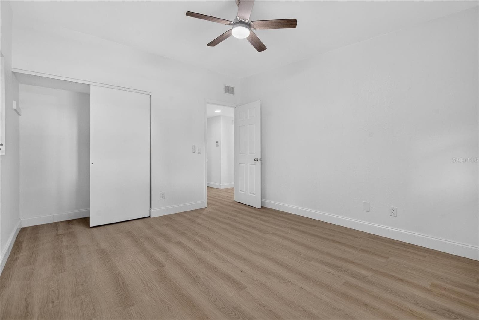 Single Family Residence at 2305 NEW JERSEY RD, LAKELAND, photo 26 of 51