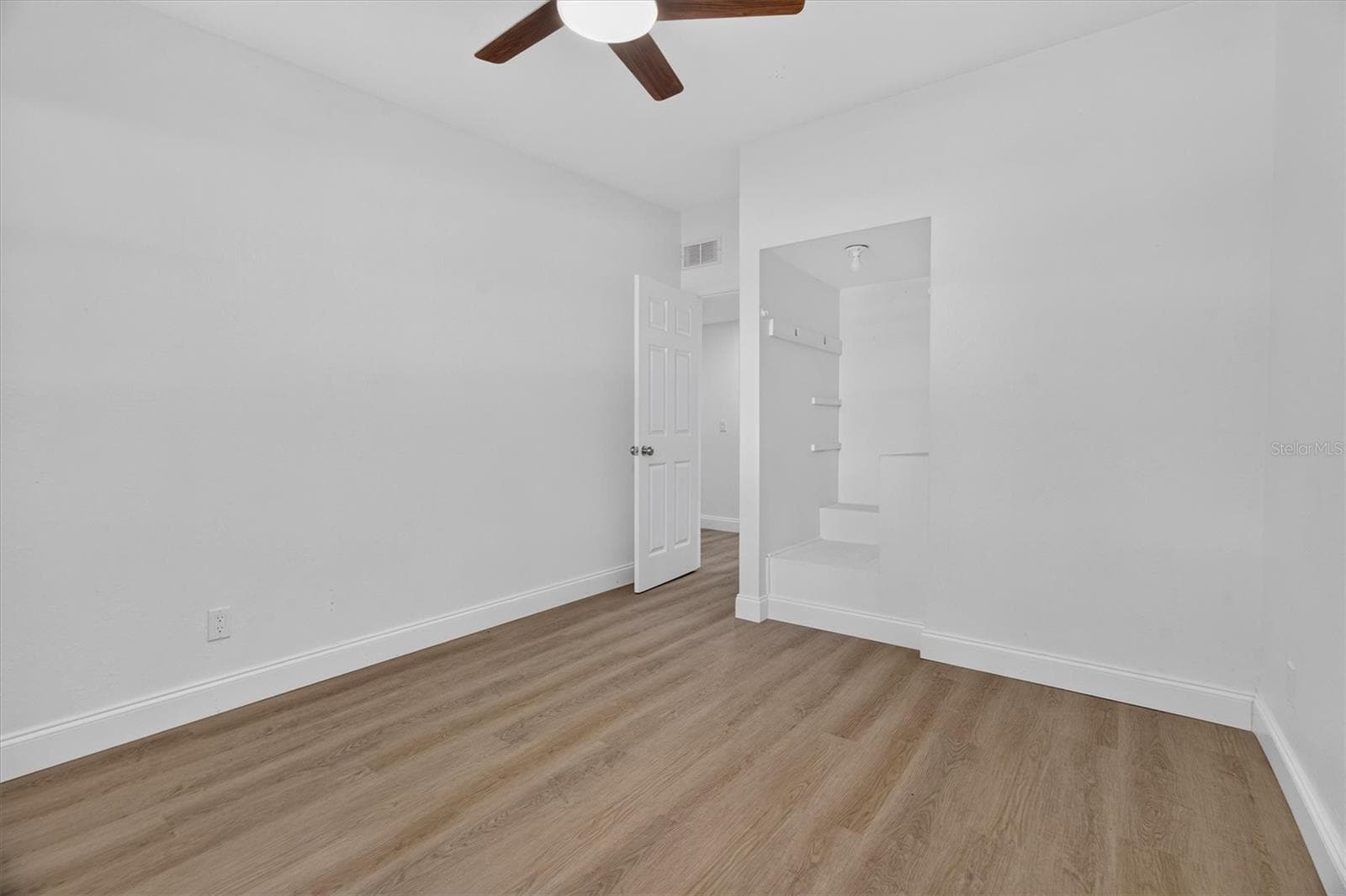 Single Family Residence at 2305 NEW JERSEY RD, LAKELAND, photo 28 of 51