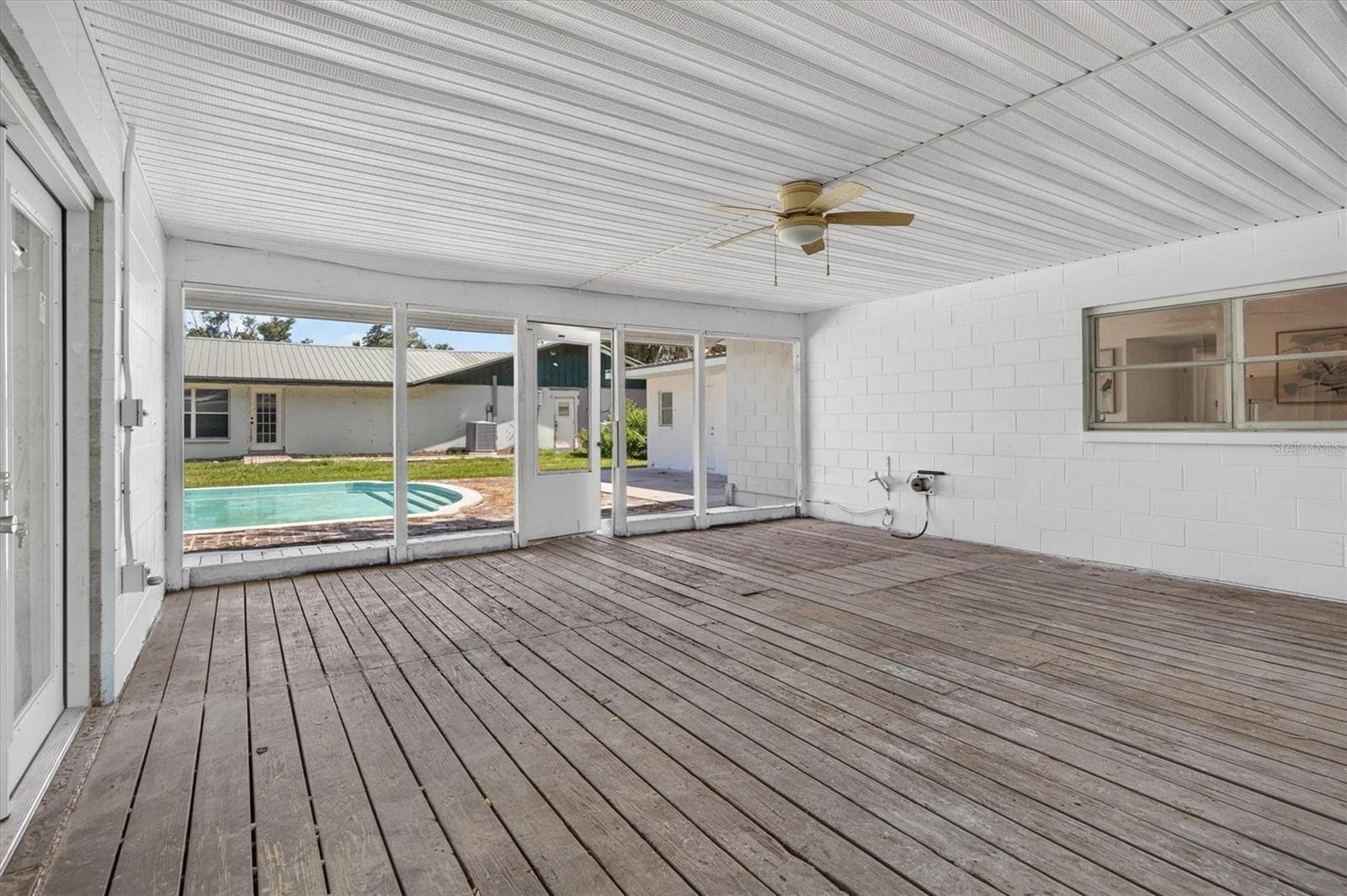 Single Family Residence at 2305 NEW JERSEY RD, LAKELAND, photo 35 of 51