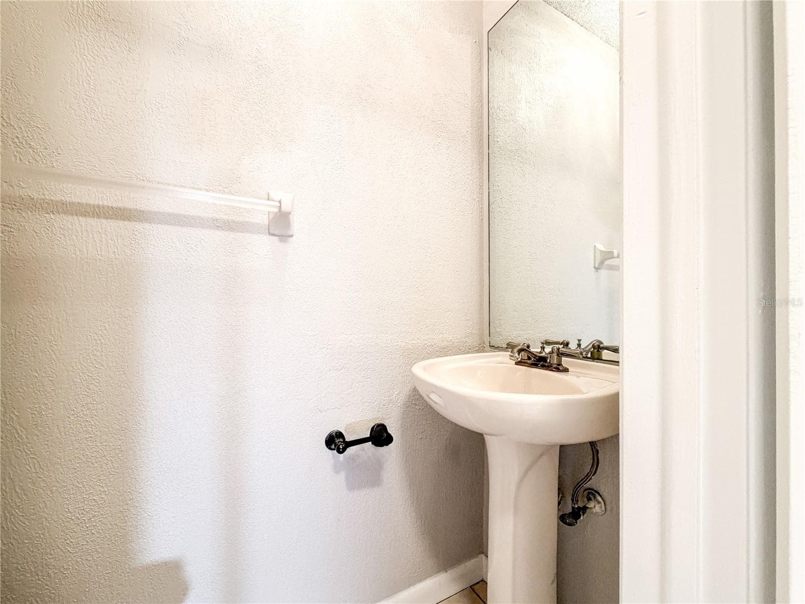 Downstairs bathroom - 1844 MILL RUN CIR, TAMPA