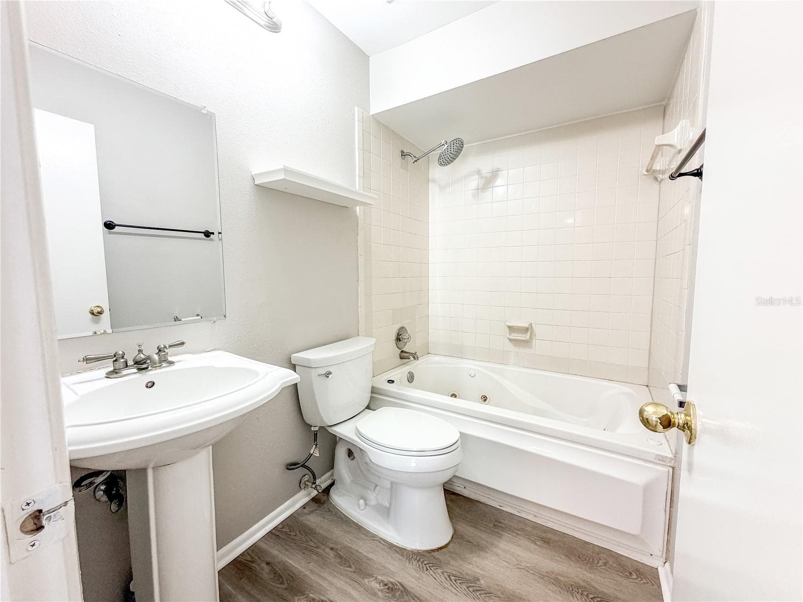 Bath 1 - 1844 MILL RUN CIR, TAMPA