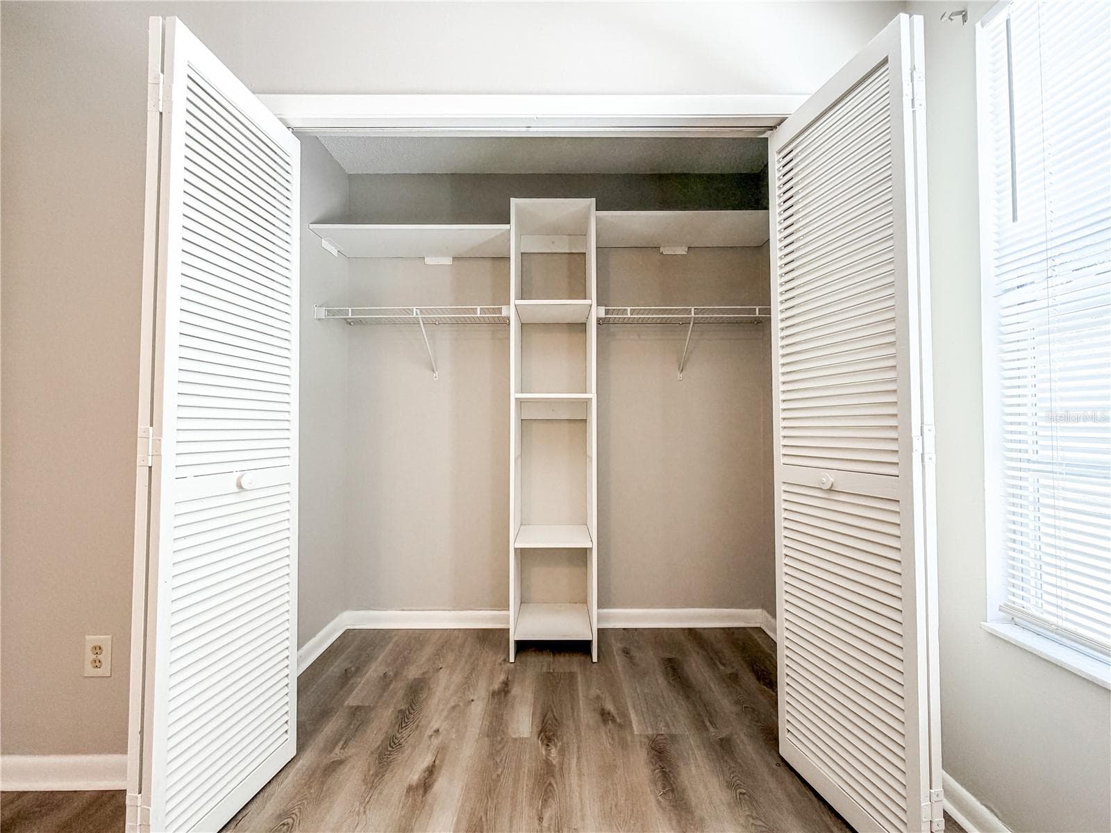 Bedroom 1 closet - 1844 MILL RUN CIR, TAMPA