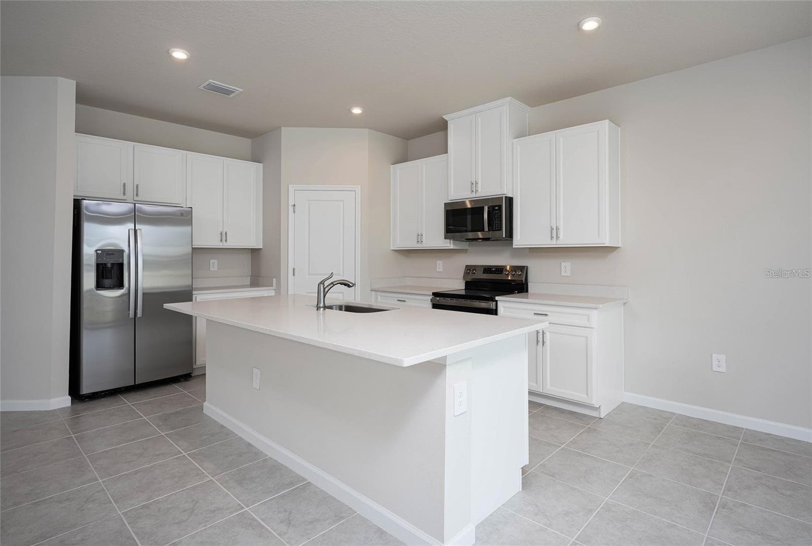 Single Family Residence at 16873 CASTORO DR, PORT CHARLOTTE, photo 24 of 42